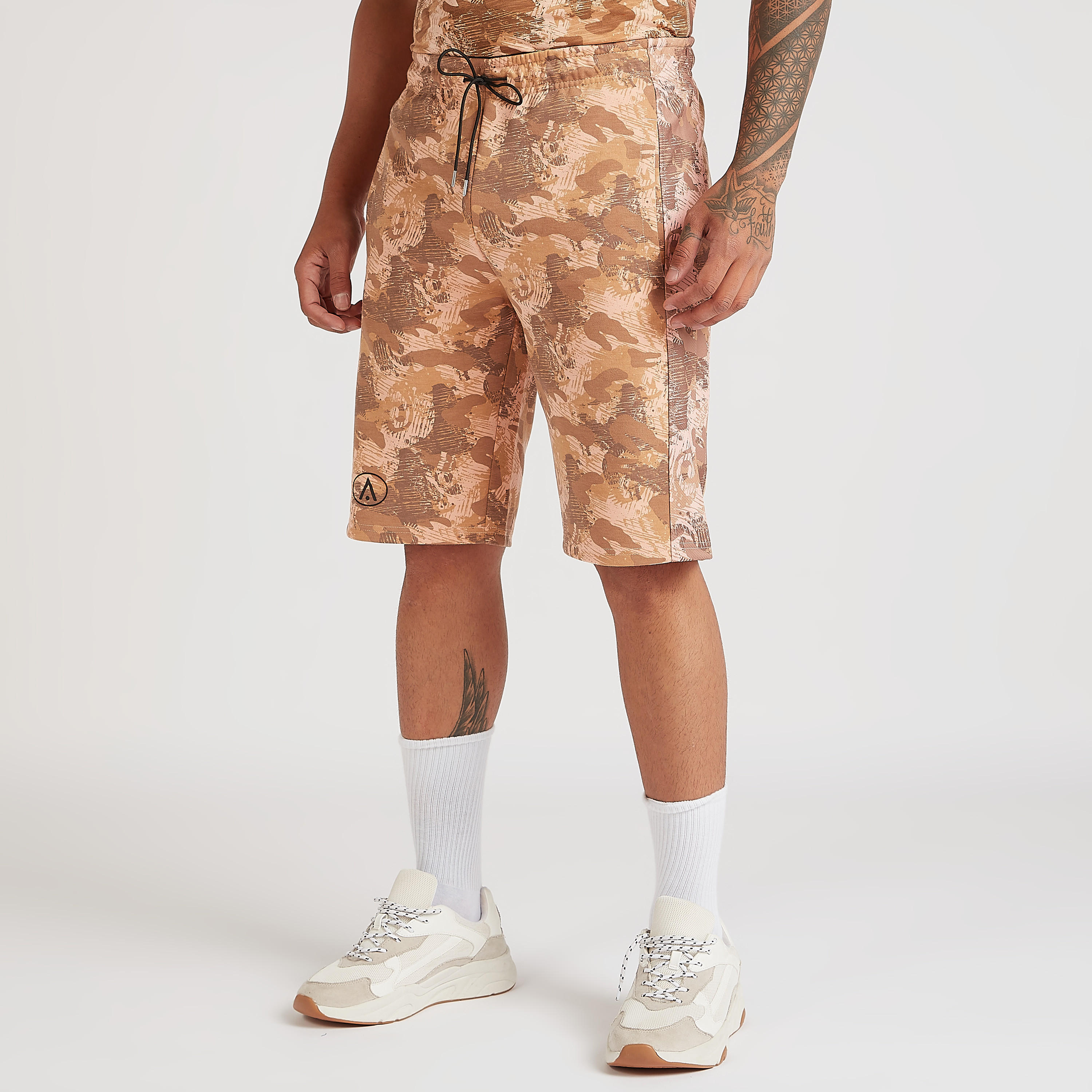 شورت بطبعات مموّهة ورباط إغلاق-men-clothing-sportswearandactivewear-bottoms-image-6