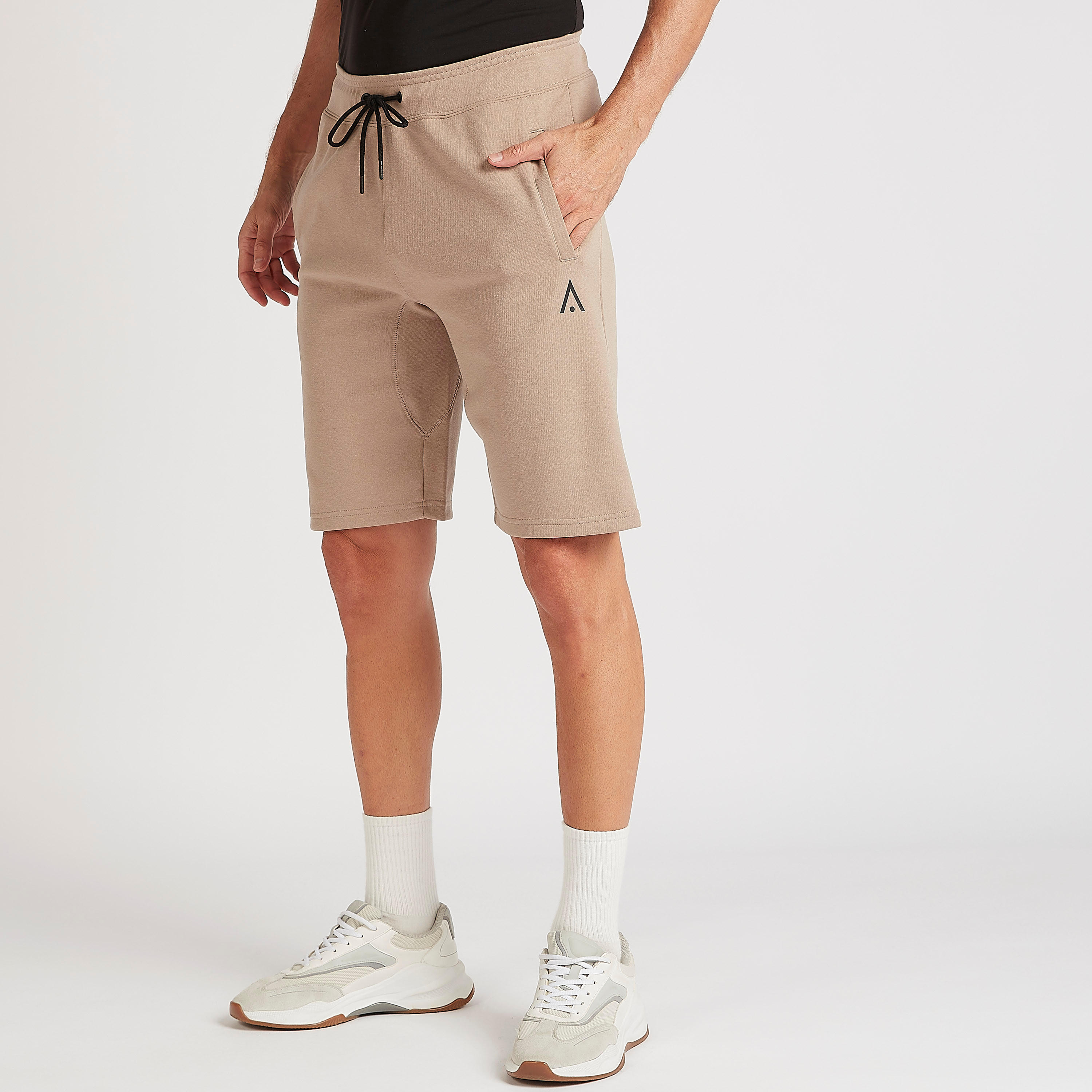 شورت سادة برباط إغلاق وجيوب-men-clothing-sportswearandactivewear-bottoms-image-4
