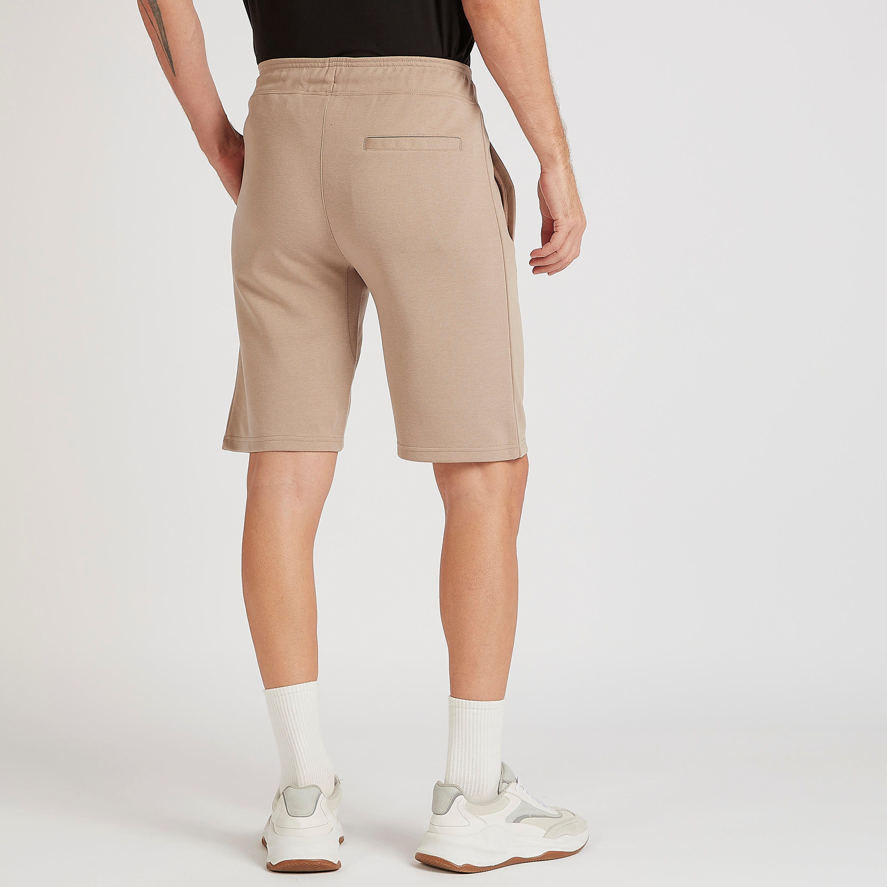 شورت سادة برباط إغلاق وجيوب-men-clothing-sportswearandactivewear-bottoms-image-1
