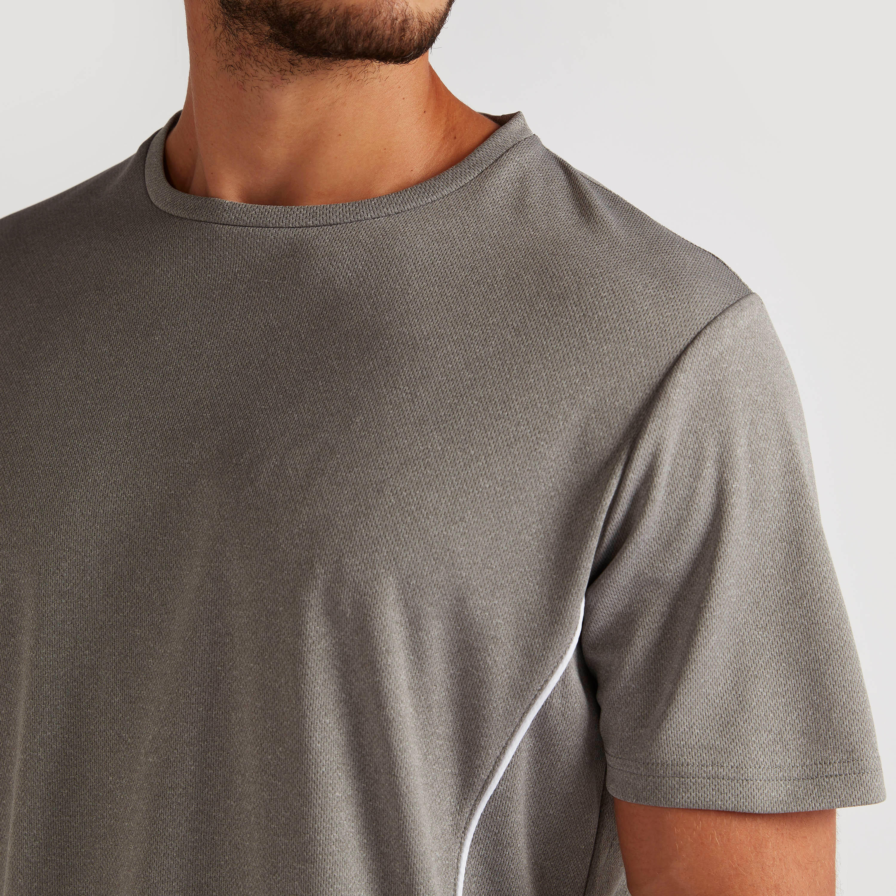 تيشيرت سادة بياقة ضيّقة وأكمام قصيرة-men-clothing-tshirtsandpolos-tshirts-image-2