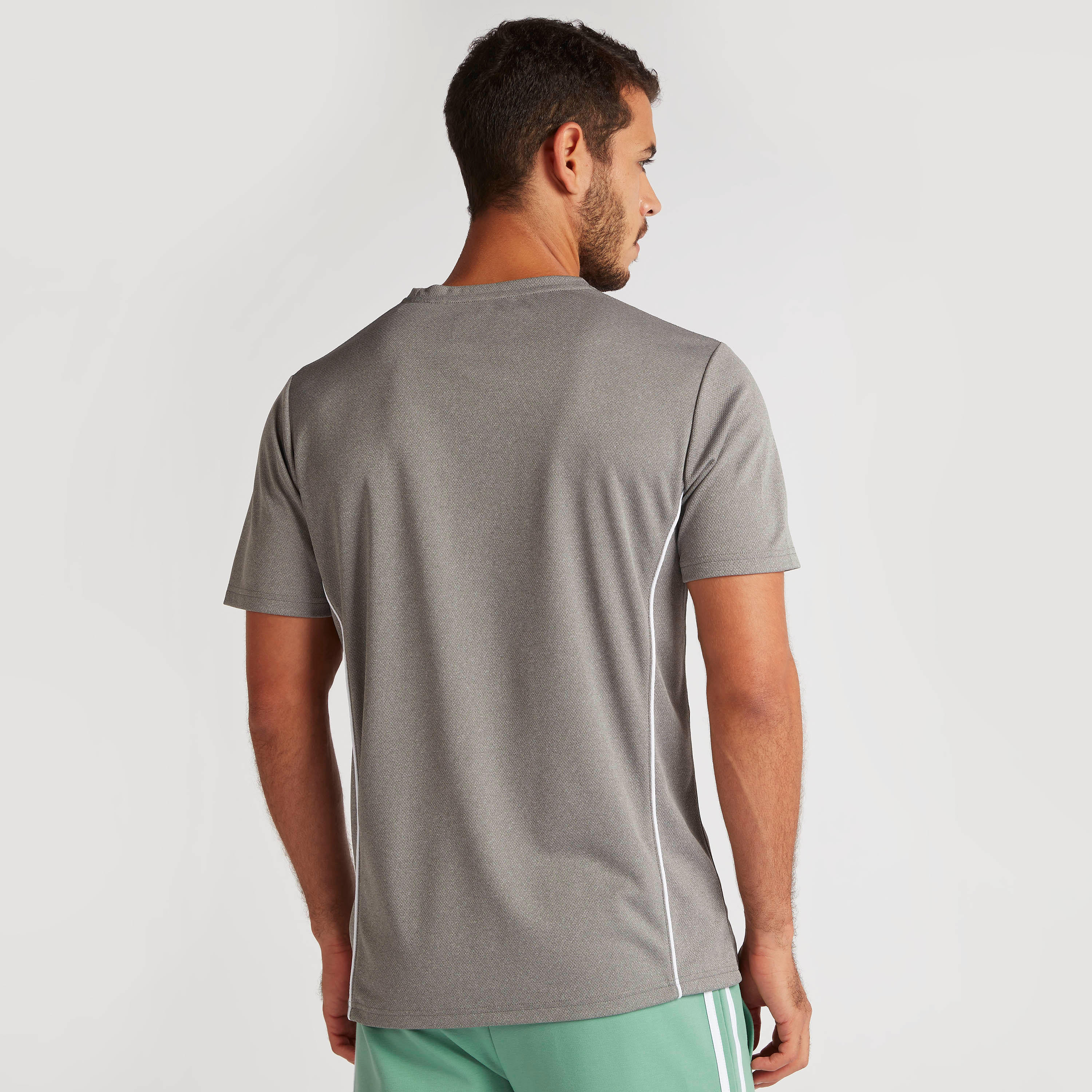 تيشيرت سادة بياقة ضيّقة وأكمام قصيرة-men-clothing-tshirtsandpolos-tshirts-image-1