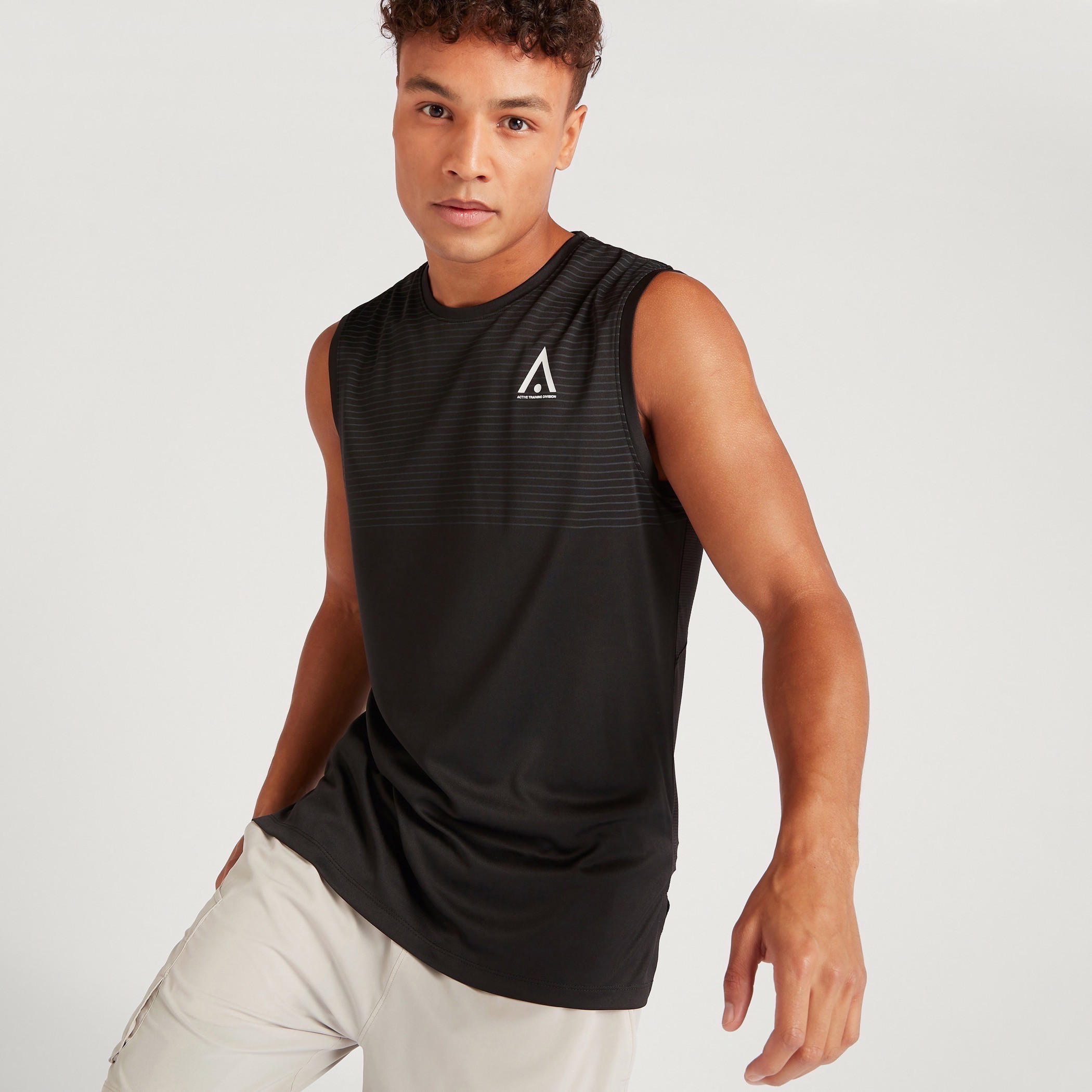 فيست مخطط دون أكمام بياقة ضيقة-men-clothing-sportswearandactivewear-tshirtsandpolos-image-1