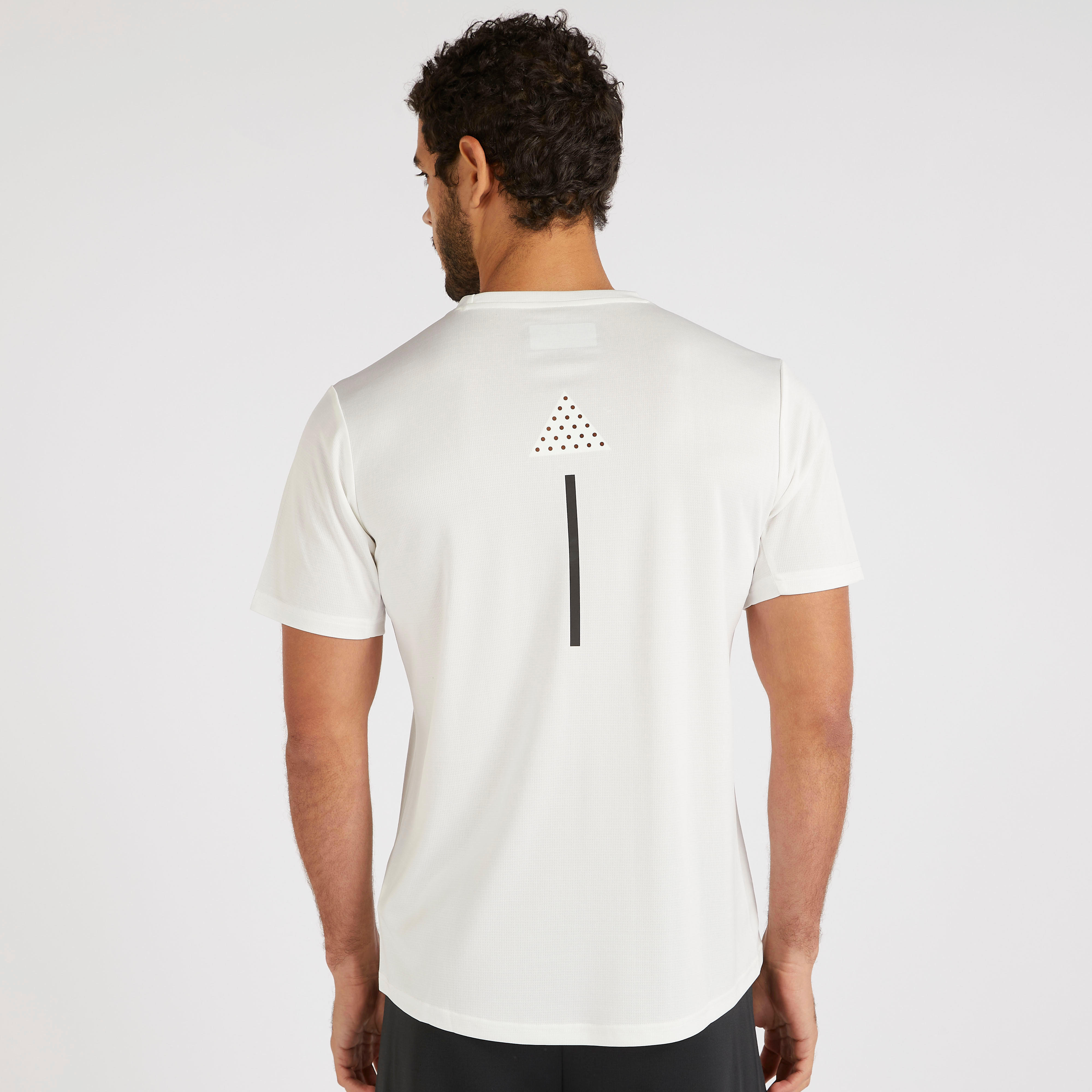 تيشيرت سادة بياقة ضيّقة وأكمام قصيرة-men-clothing-sportswearandactivewear-tshirtsandpolos-image-1