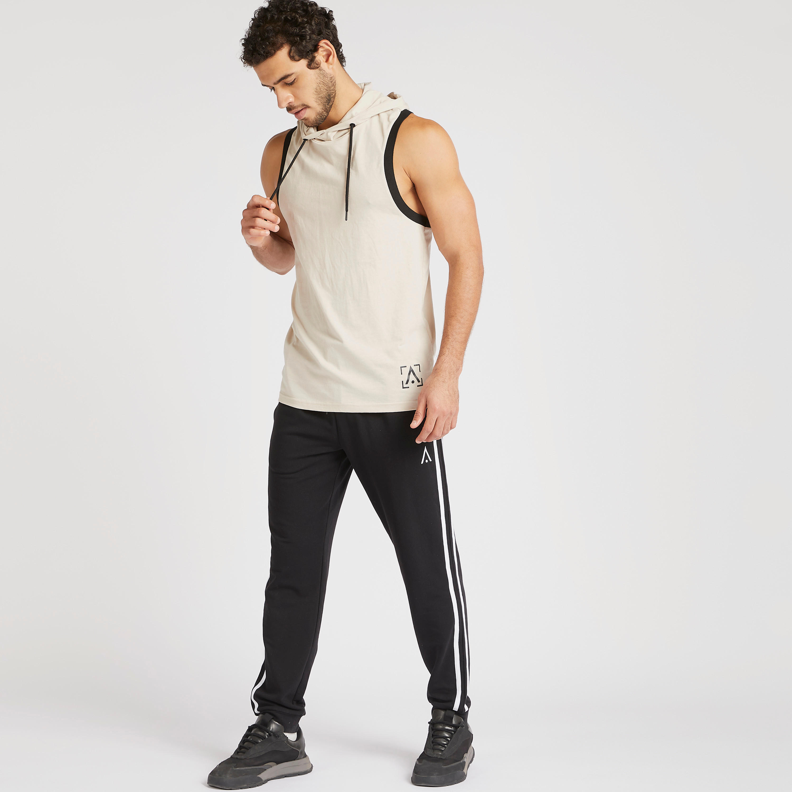 تيشيرت دون أكمام بقبّعة-men-clothing-sportswearandactivewear-tshirtsandpolos-image-5