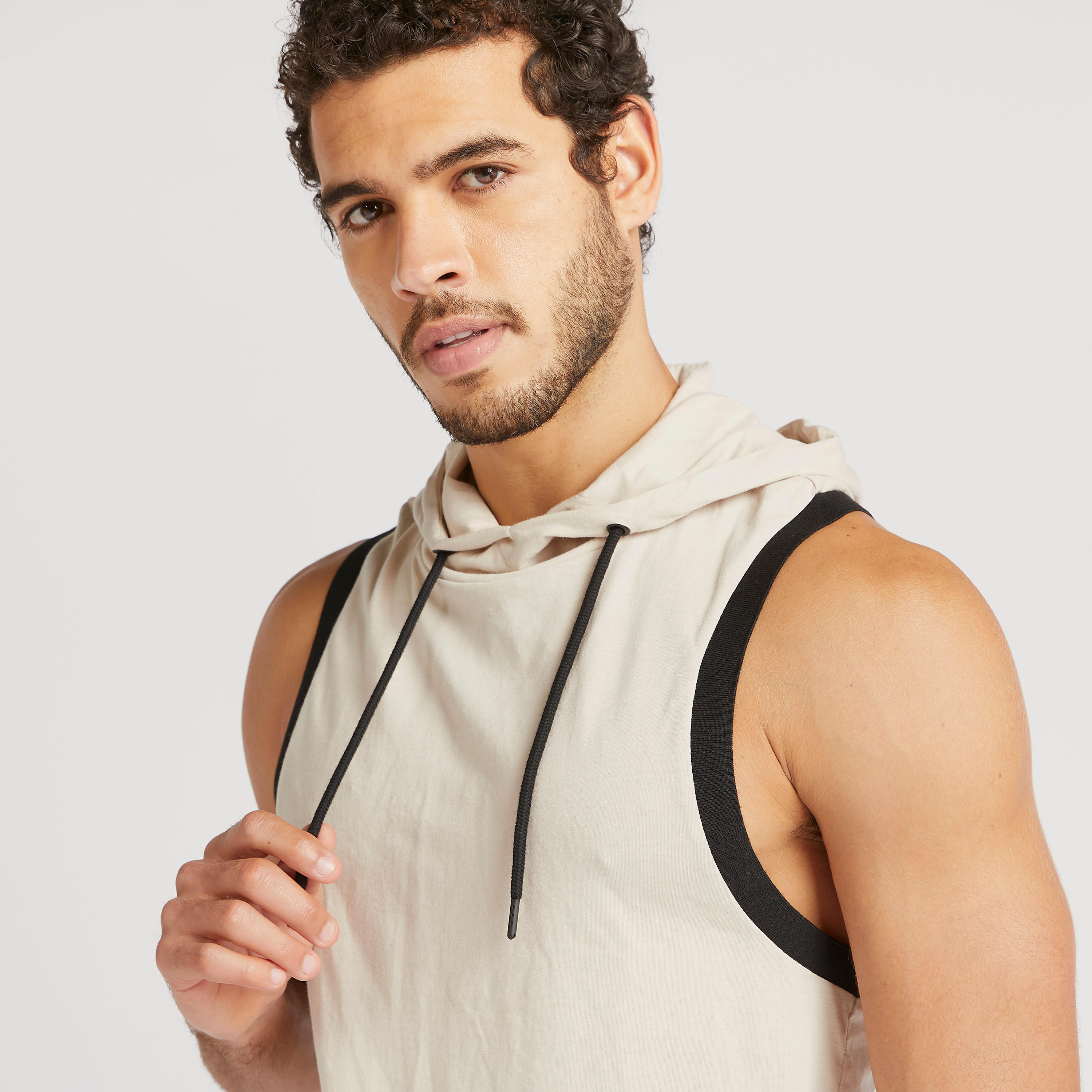 تيشيرت دون أكمام بقبّعة-men-clothing-sportswearandactivewear-tshirtsandpolos-image-2