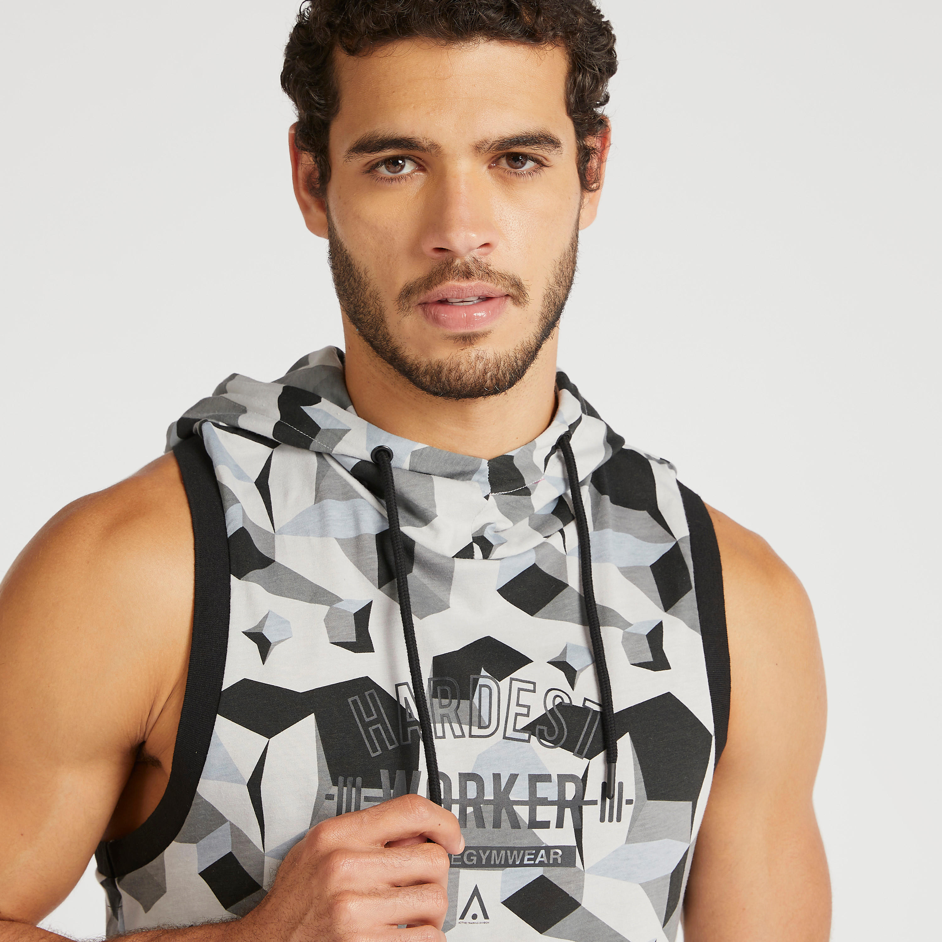 هودي دون أكمام بطبعات وتفاصيل رباط-men-winterwear-hoodiesandsweatshirts-image-4