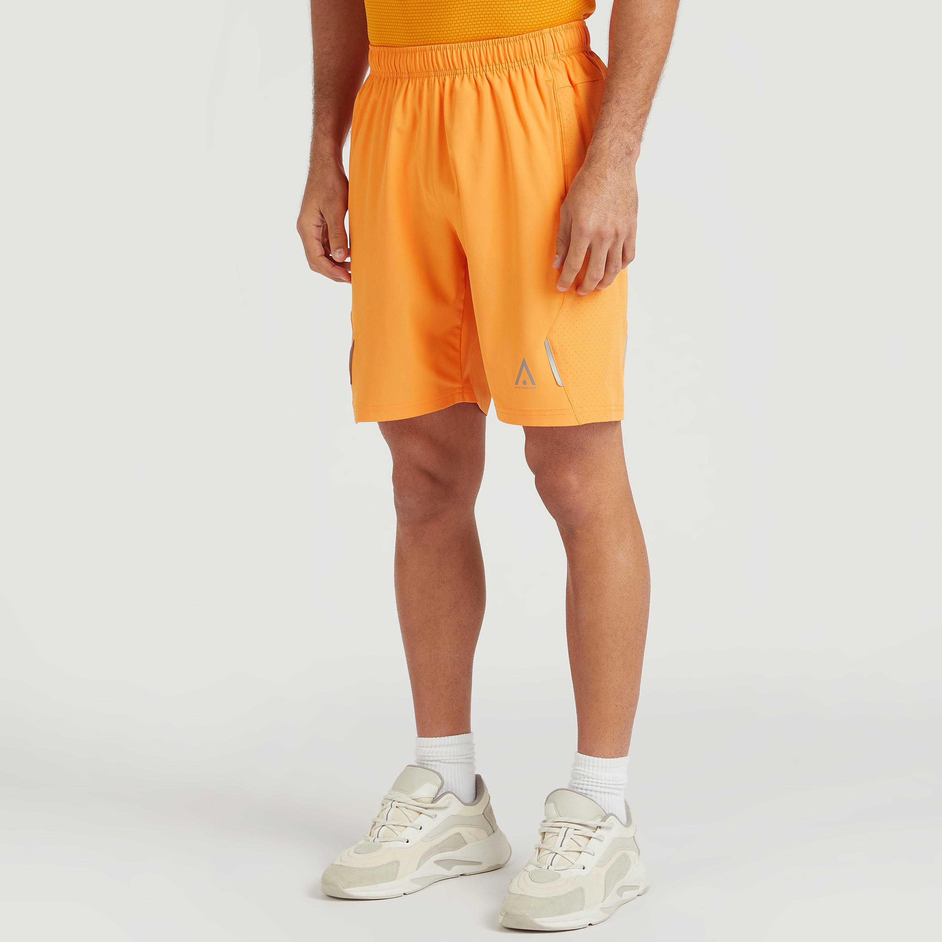 شورت مستدام سادة بشرائط وجيوب بسحّاب وخصر مطاطي-men-clothing-sportswearandactivewear-bottoms-image-5