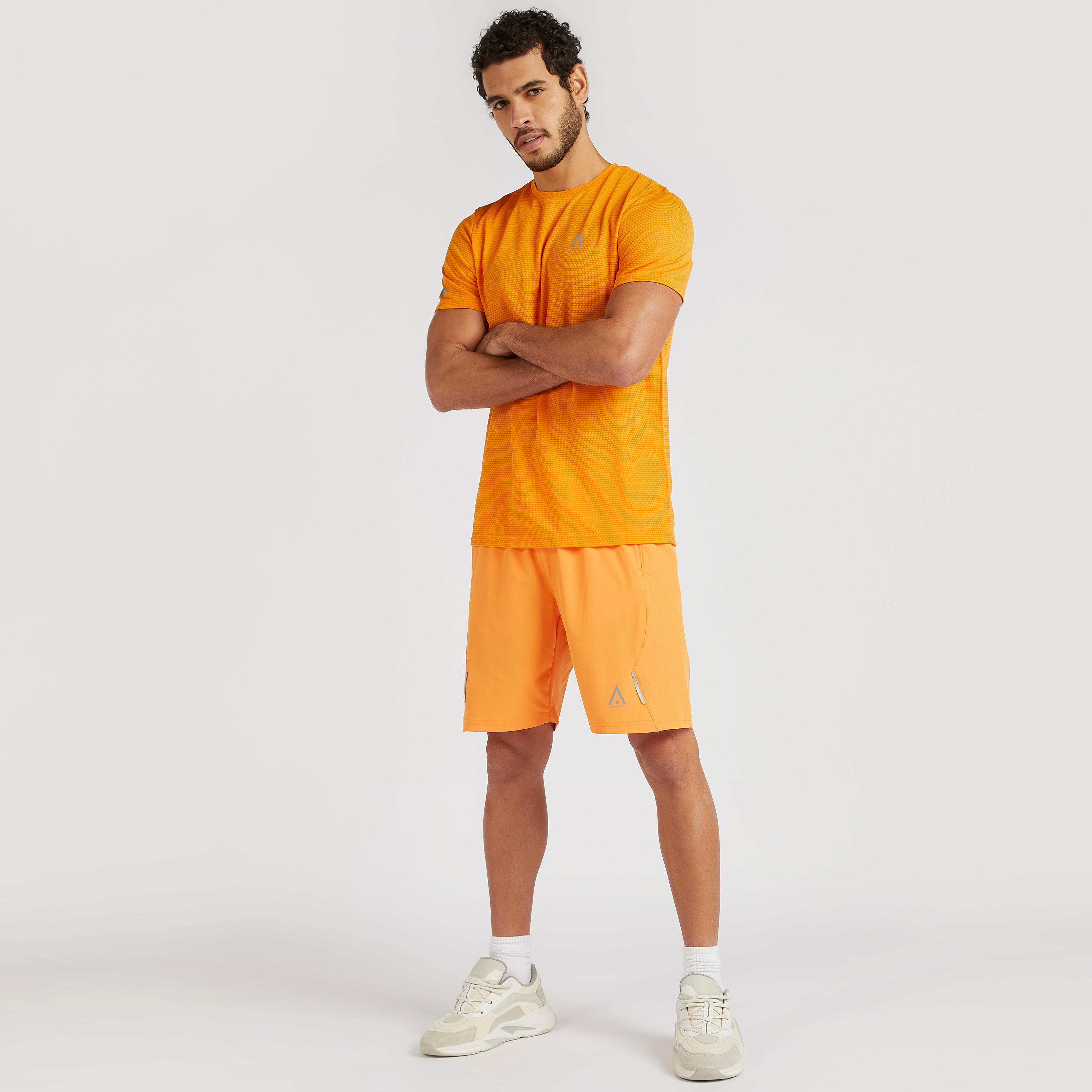 شورت مستدام سادة بشرائط وجيوب بسحّاب وخصر مطاطي-men-clothing-sportswearandactivewear-bottoms-image-4