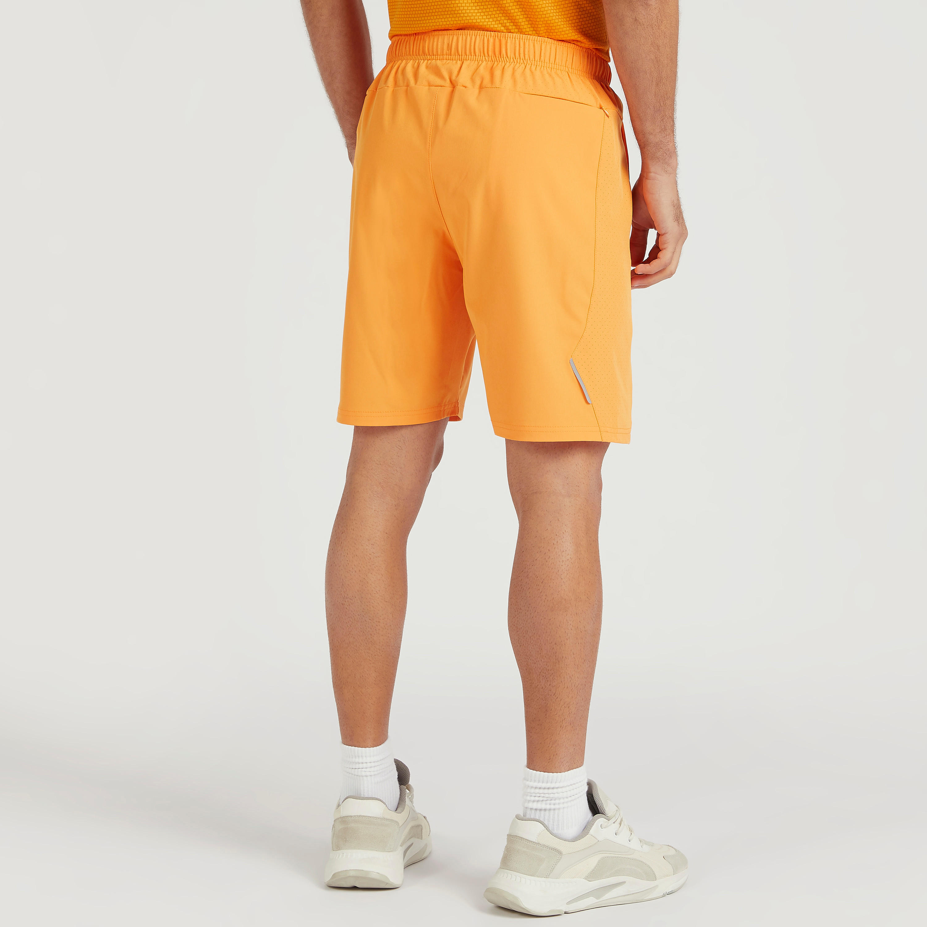 شورت مستدام سادة بشرائط وجيوب بسحّاب وخصر مطاطي-men-clothing-sportswearandactivewear-bottoms-image-1