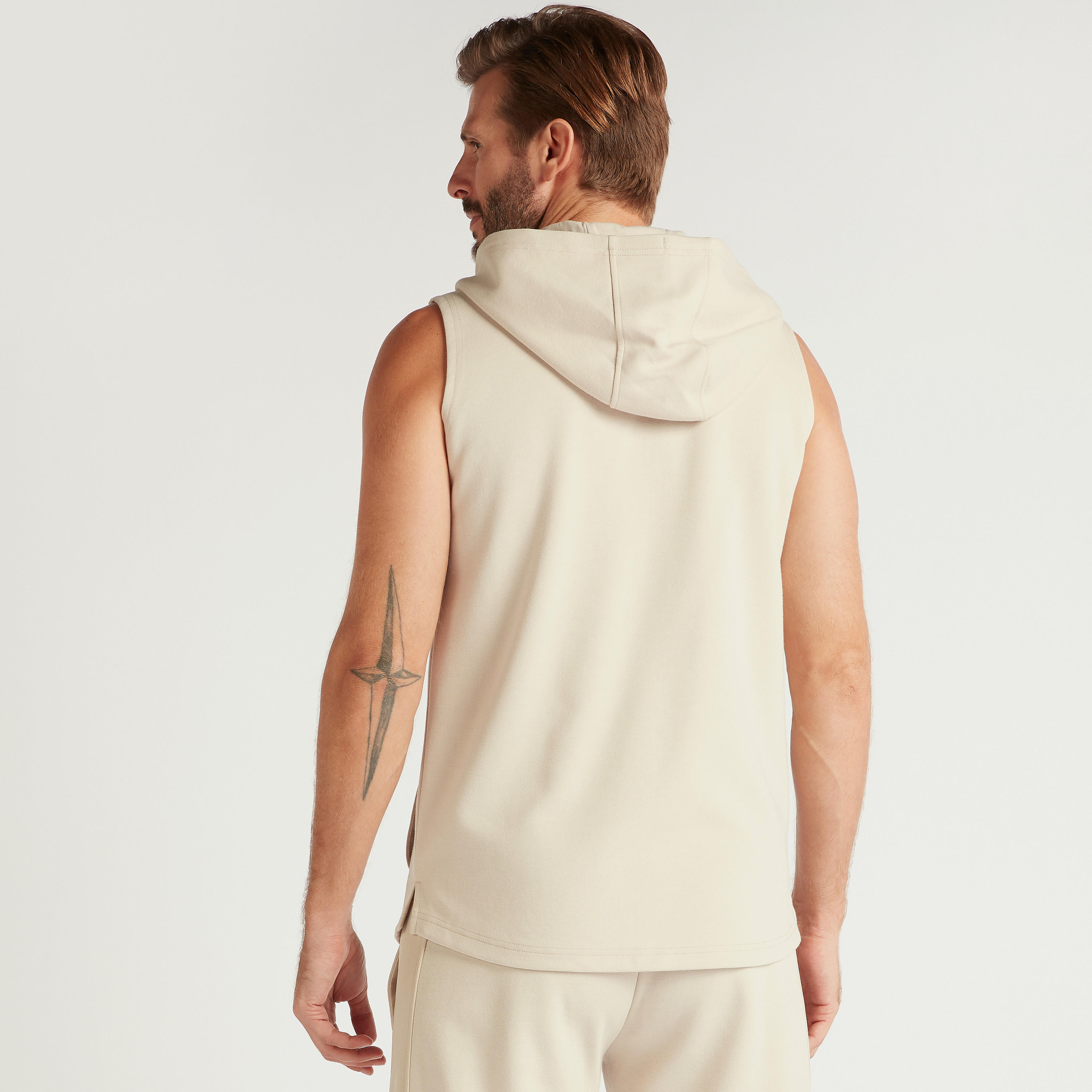 هودي سادة بجيوب ودون أكمام-men-winterwear-hoodiesandsweatshirts-image-4