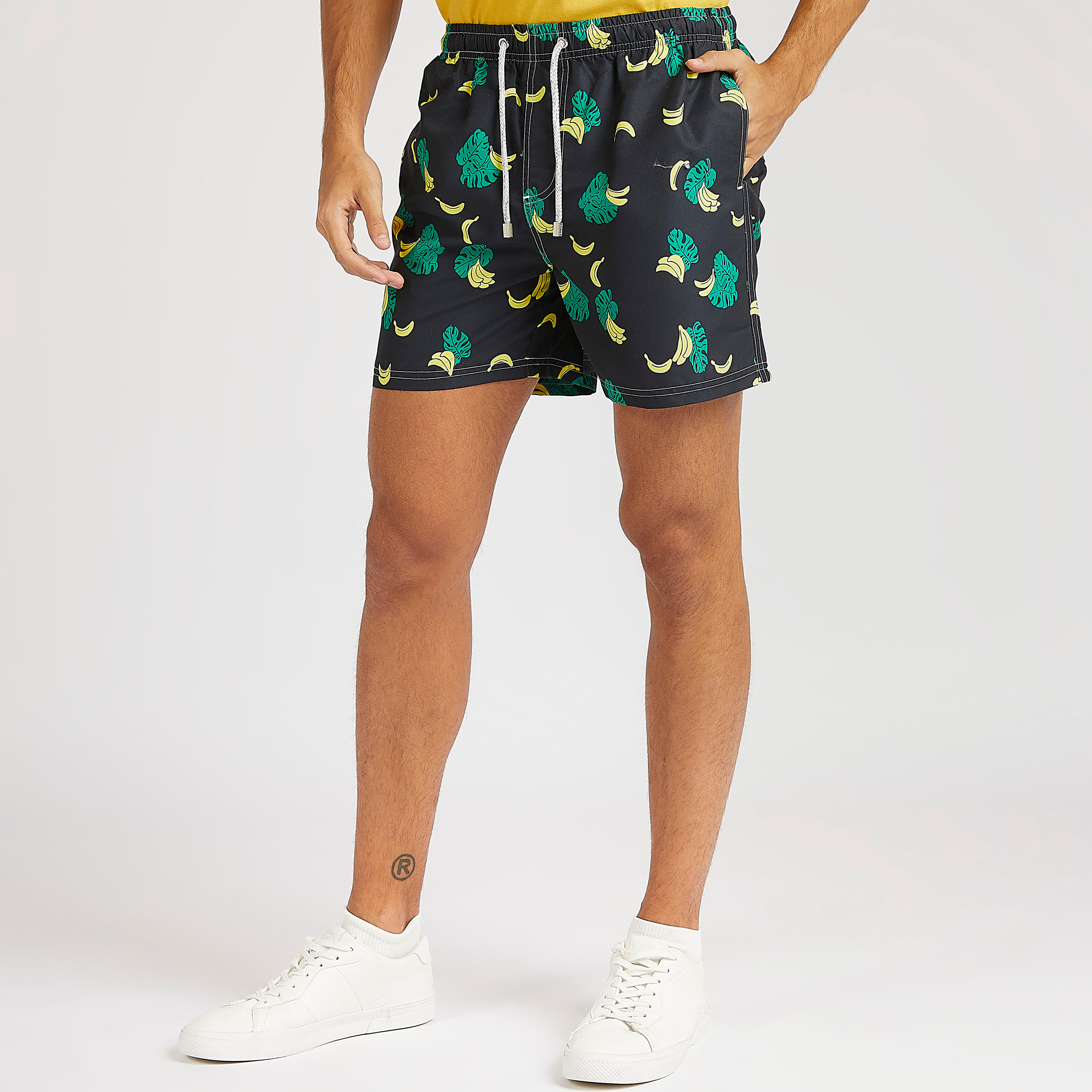 شورت برباط إغلاق وجيوب وطبعات-men-clothing-bottoms-shorts-image-1