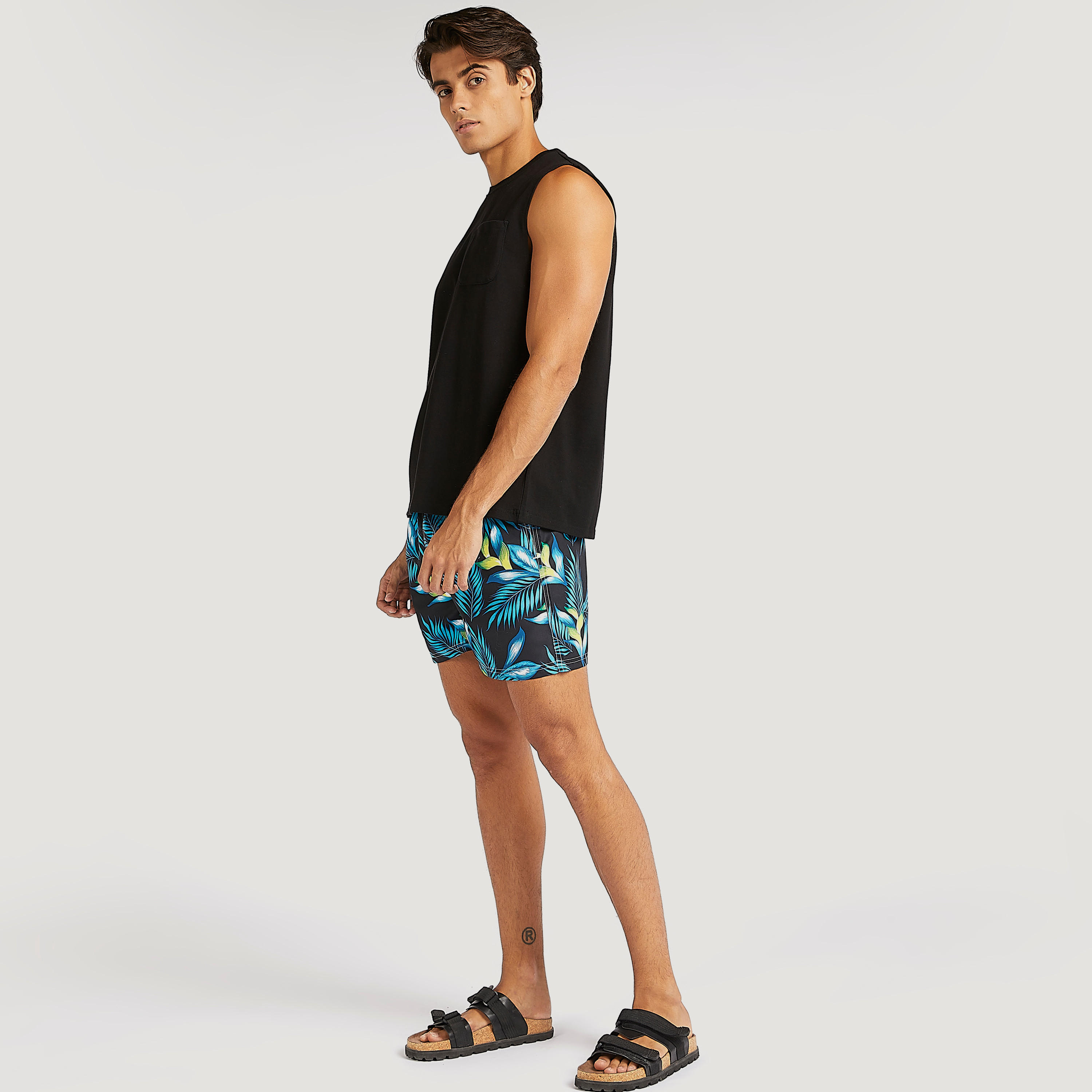 شورت برباط إغلاق وجيوب وطبعات استوائية-men-clothing-bottoms-shorts-image-3