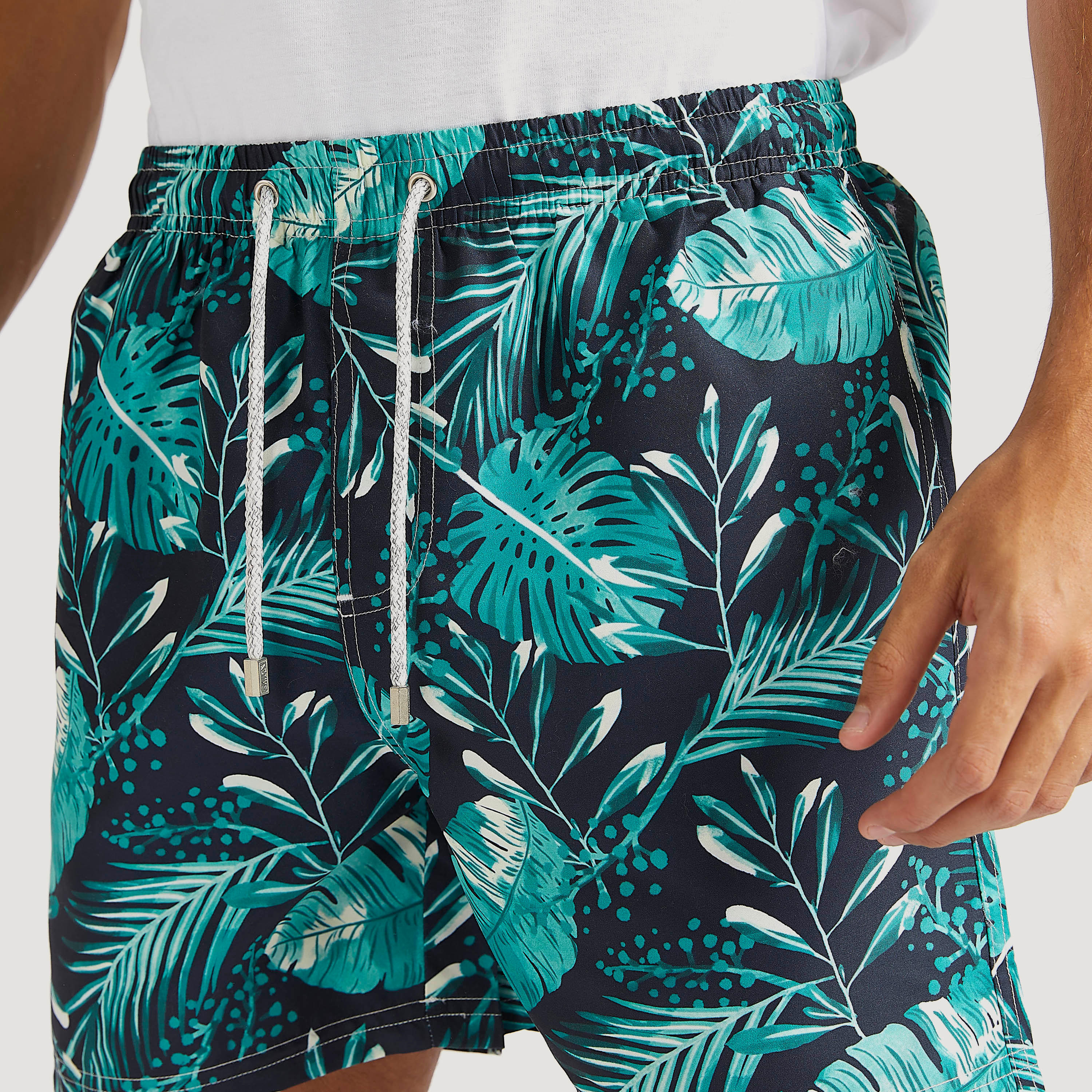 Tropical Print Shorts with Drawstring Closure and Pockets-men-clothing-sportswearandactivewear-bottoms-image-3