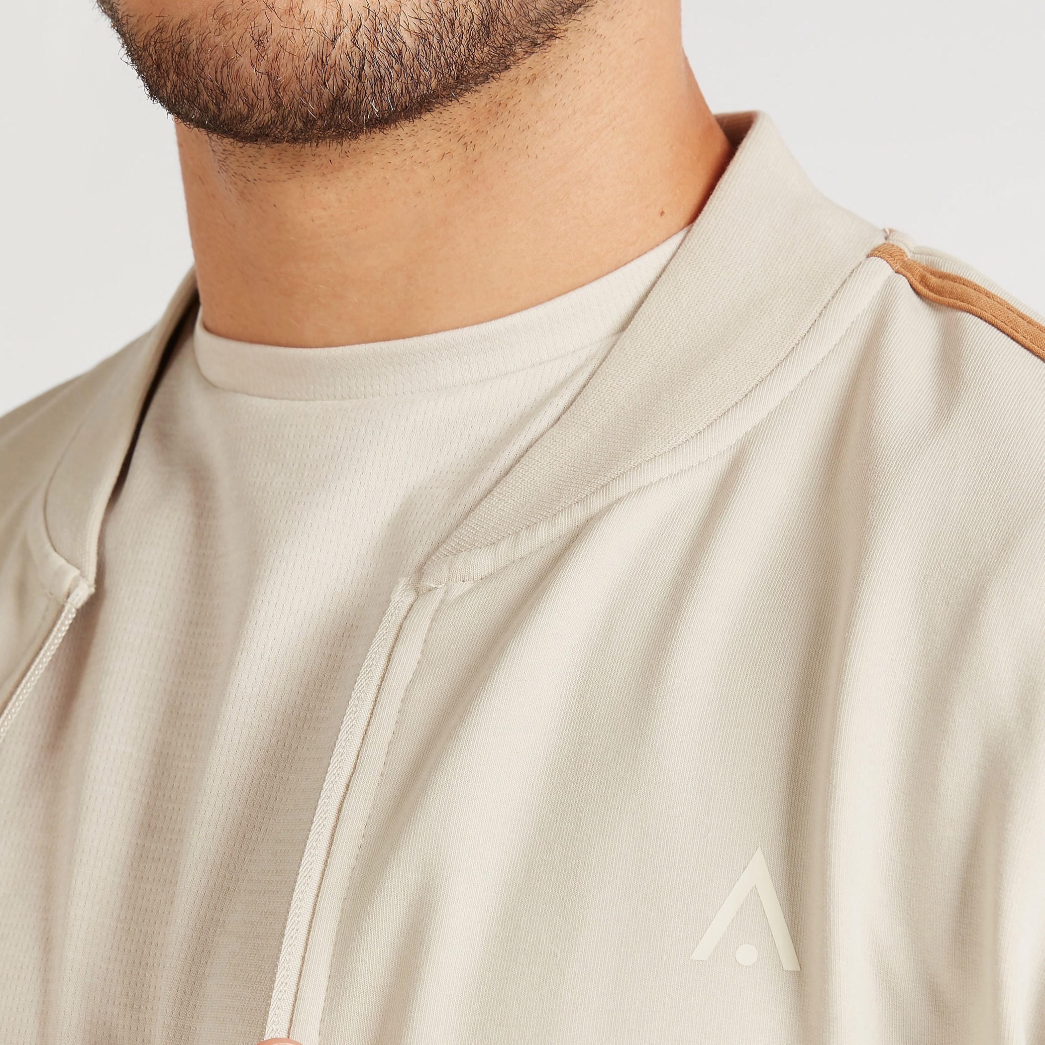 جاكيت بسحّاب وقبّعة وأكمام طويلة وجيوب-men-clothing-jacketsandblazers-jackets-image-7