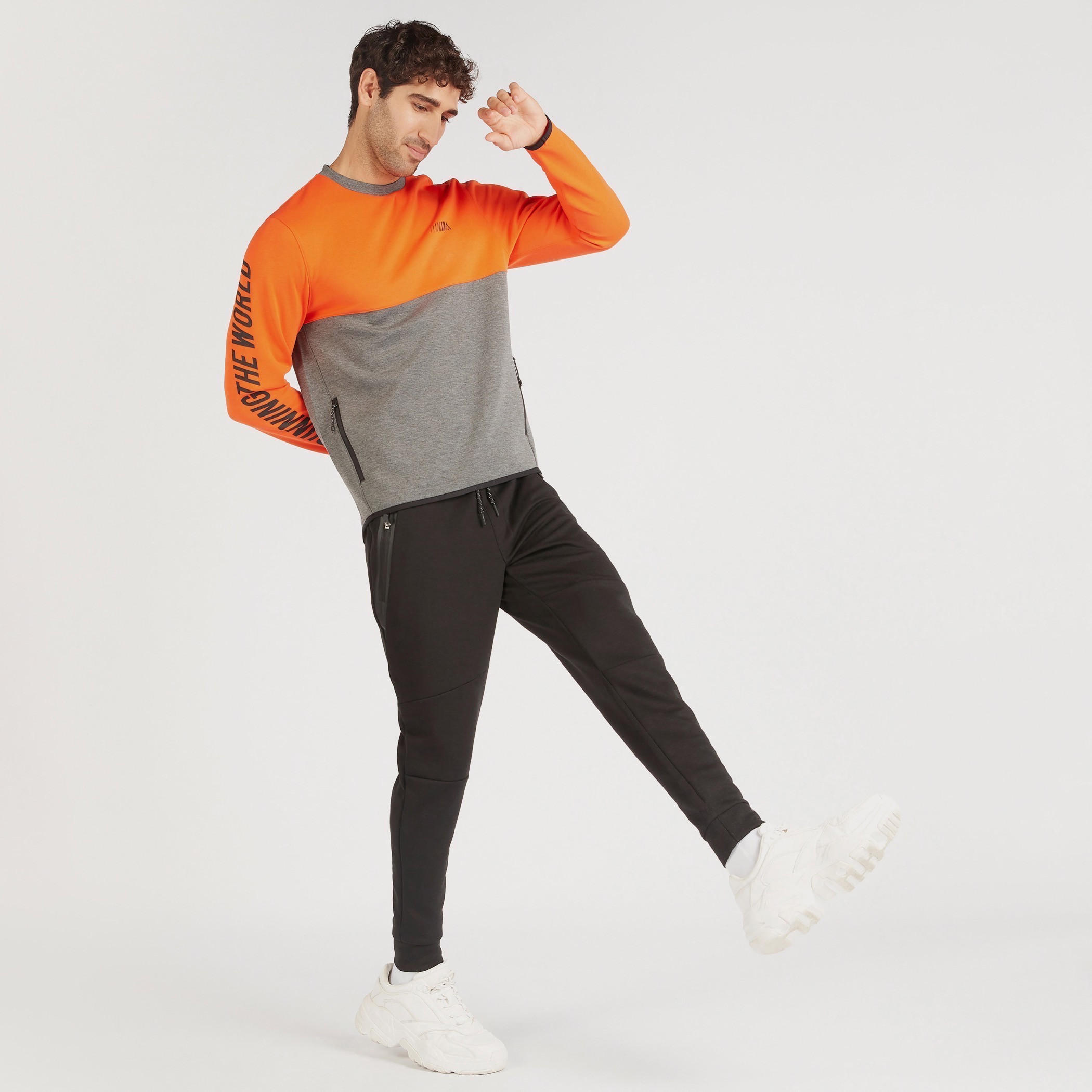 بنطلون رياضي سادة بجيوب ورباط إغلاق-men-clothing-sportswearandactivewear-bottoms-image-3
