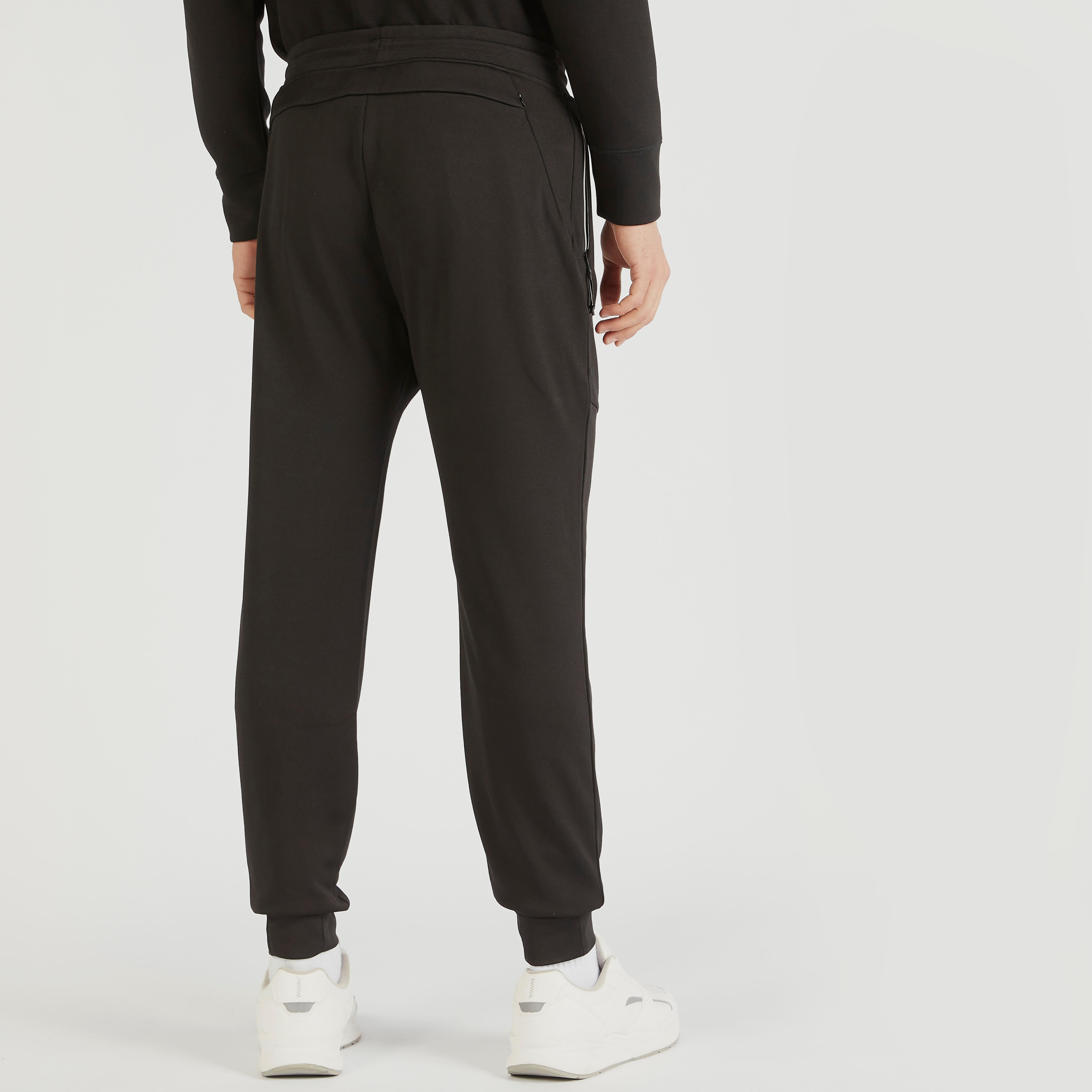 بنطلون رياضي سادة برباط إغلاق وجيوب بسحّاب-men-clothing-sportswearandactivewear-bottoms-image-1