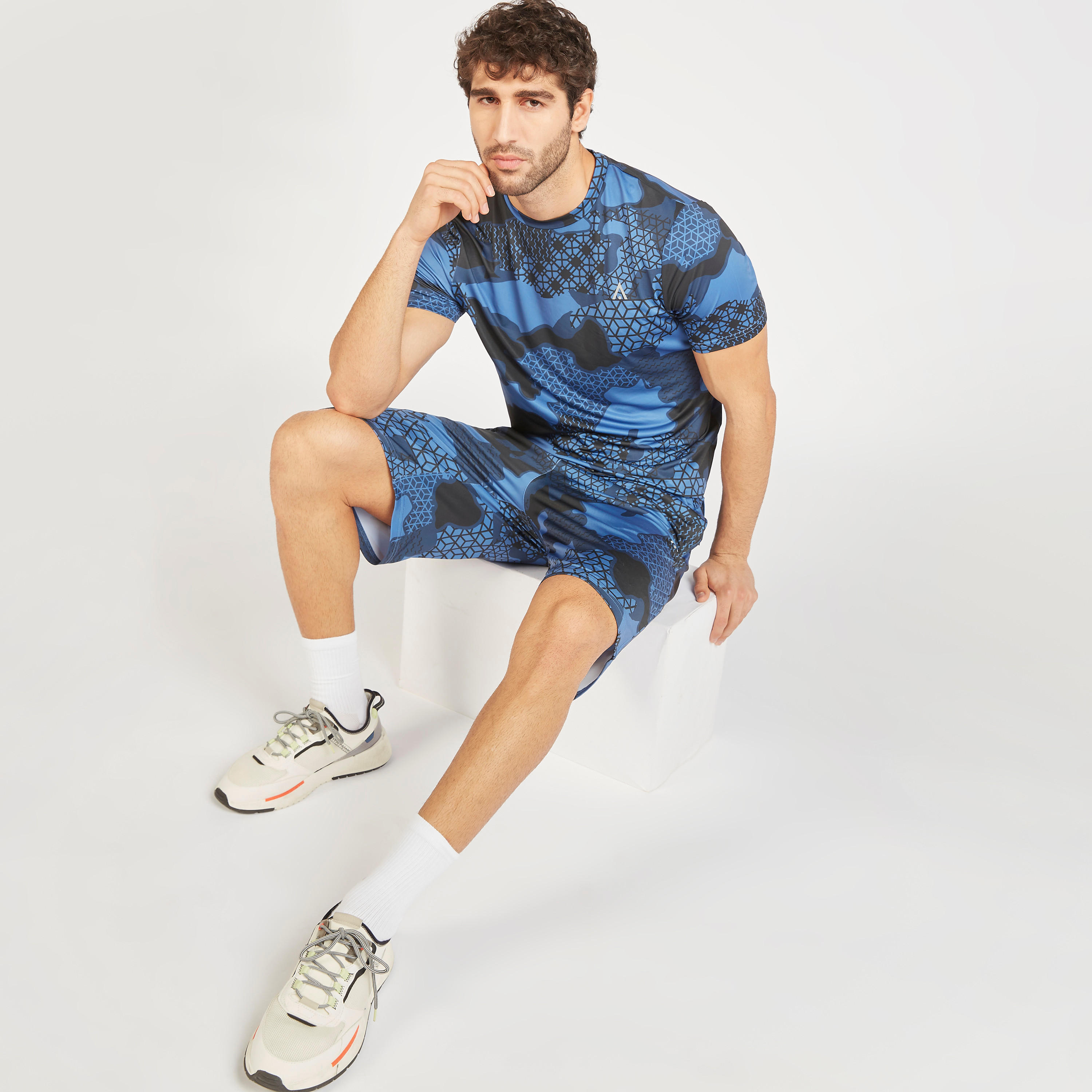 Printed Shorts with Drawstring Closure and Pockets-men-clothing-sportswearandactivewear-bottoms-image-2