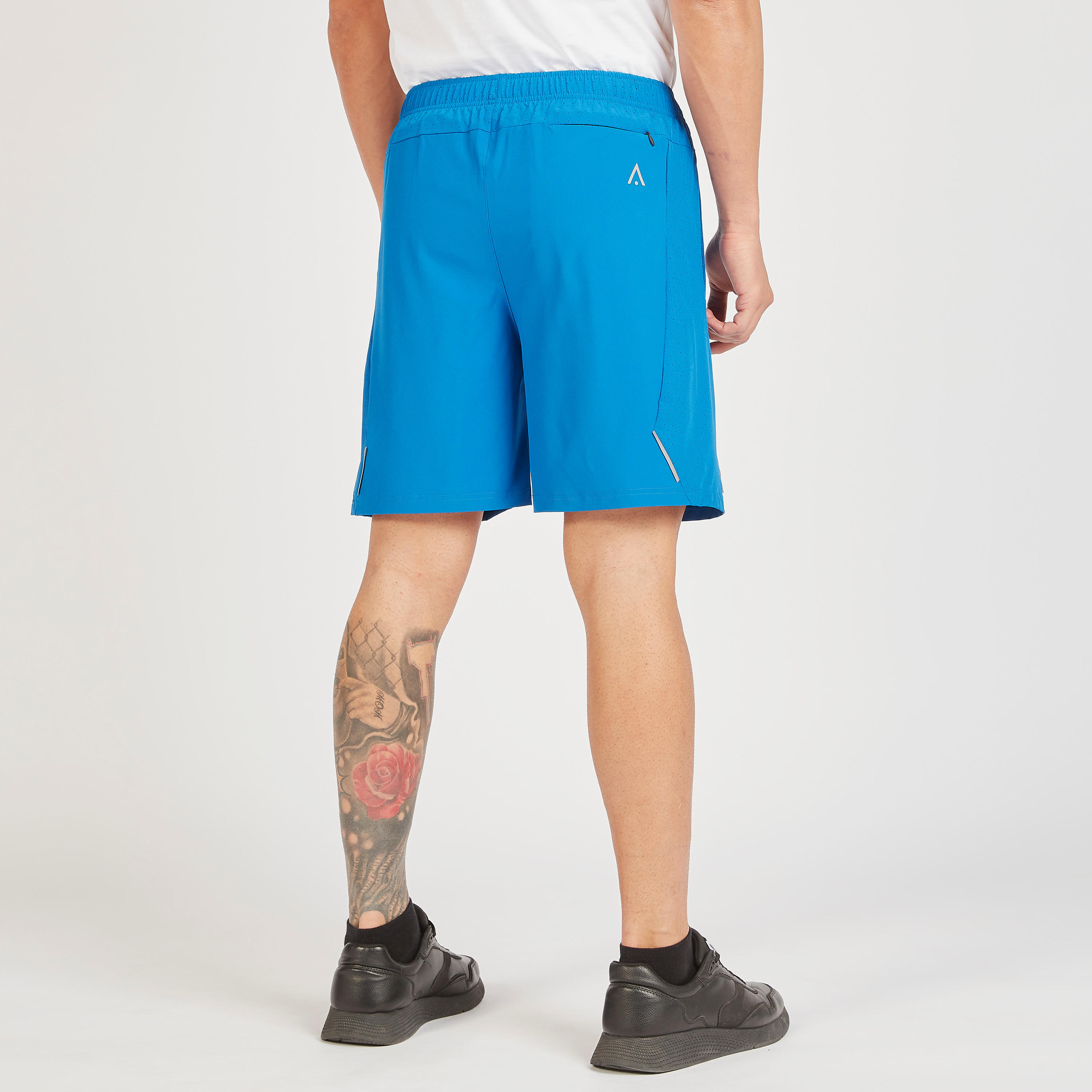 شورت بجيوب وخصر مطاطي-men-clothing-sportswearandactivewear-bottoms-image-4