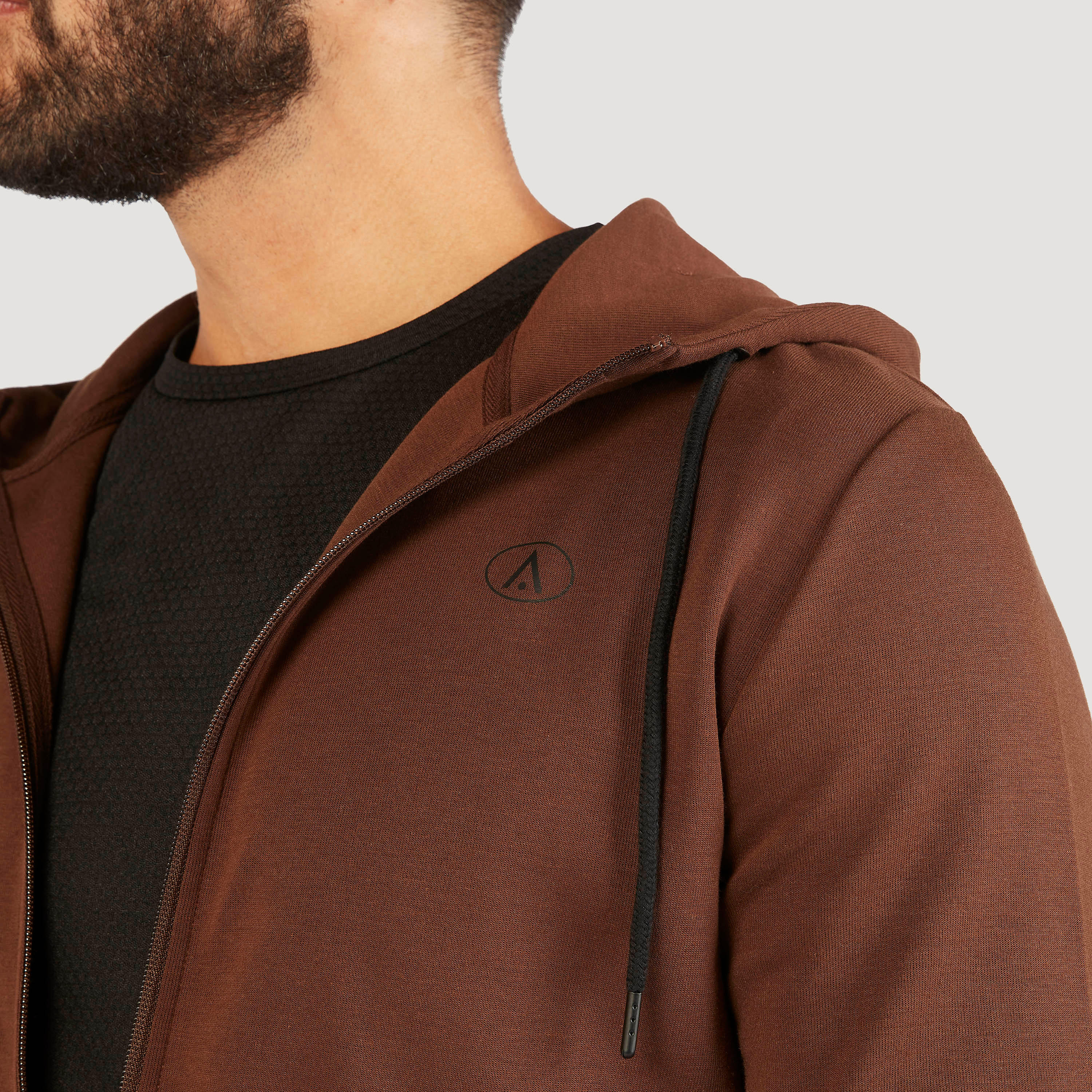 جاكيت سادة بسحاب وقبعة وجيوب-men-clothing-jacketsandblazers-jackets-image-3
