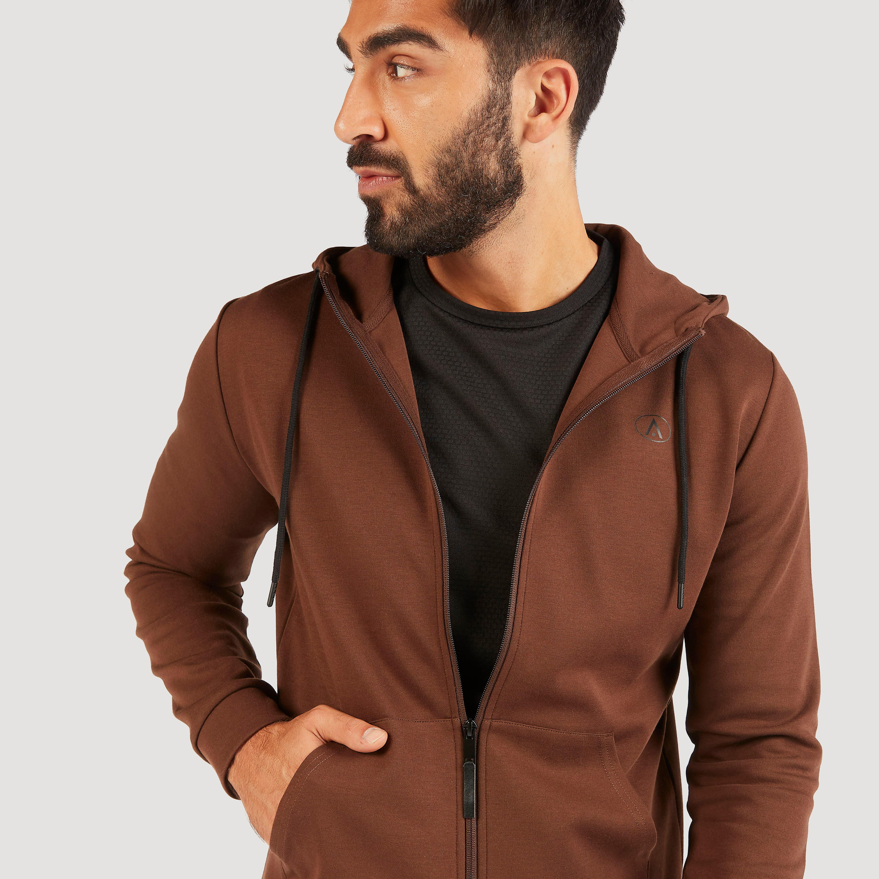جاكيت سادة بسحاب وقبعة وجيوب-men-clothing-jacketsandblazers-jackets-image-5