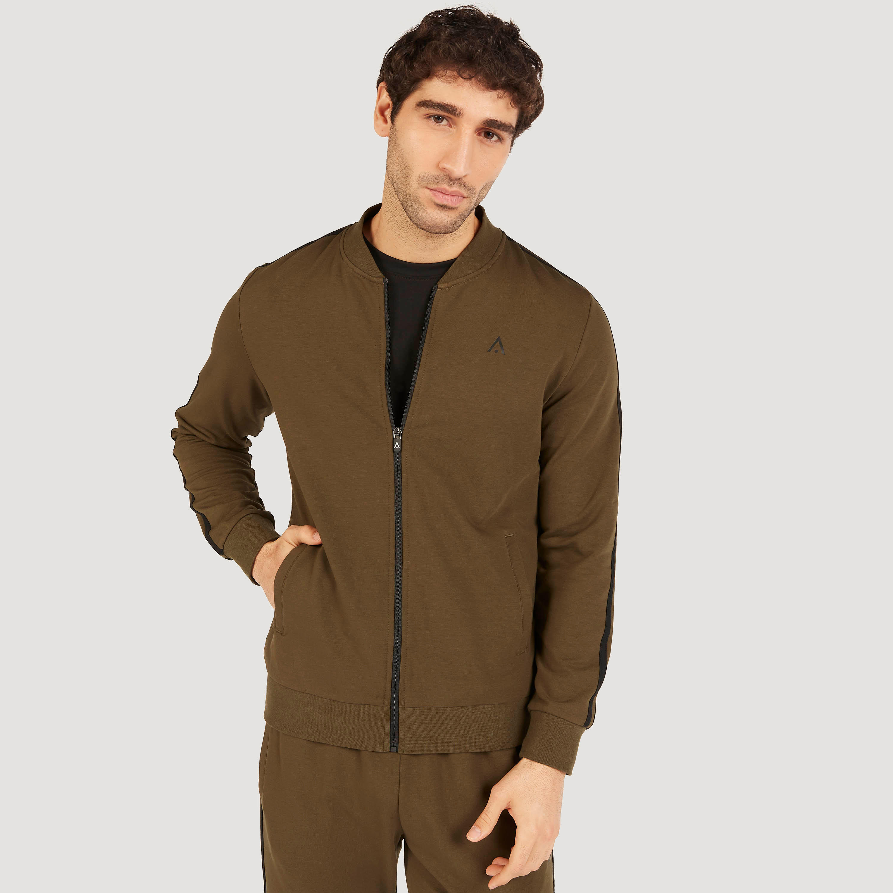 جاكيت بسحاب وجيوب وأكمام طويلة-men-clothing-jacketsandblazers-jackets-image-12