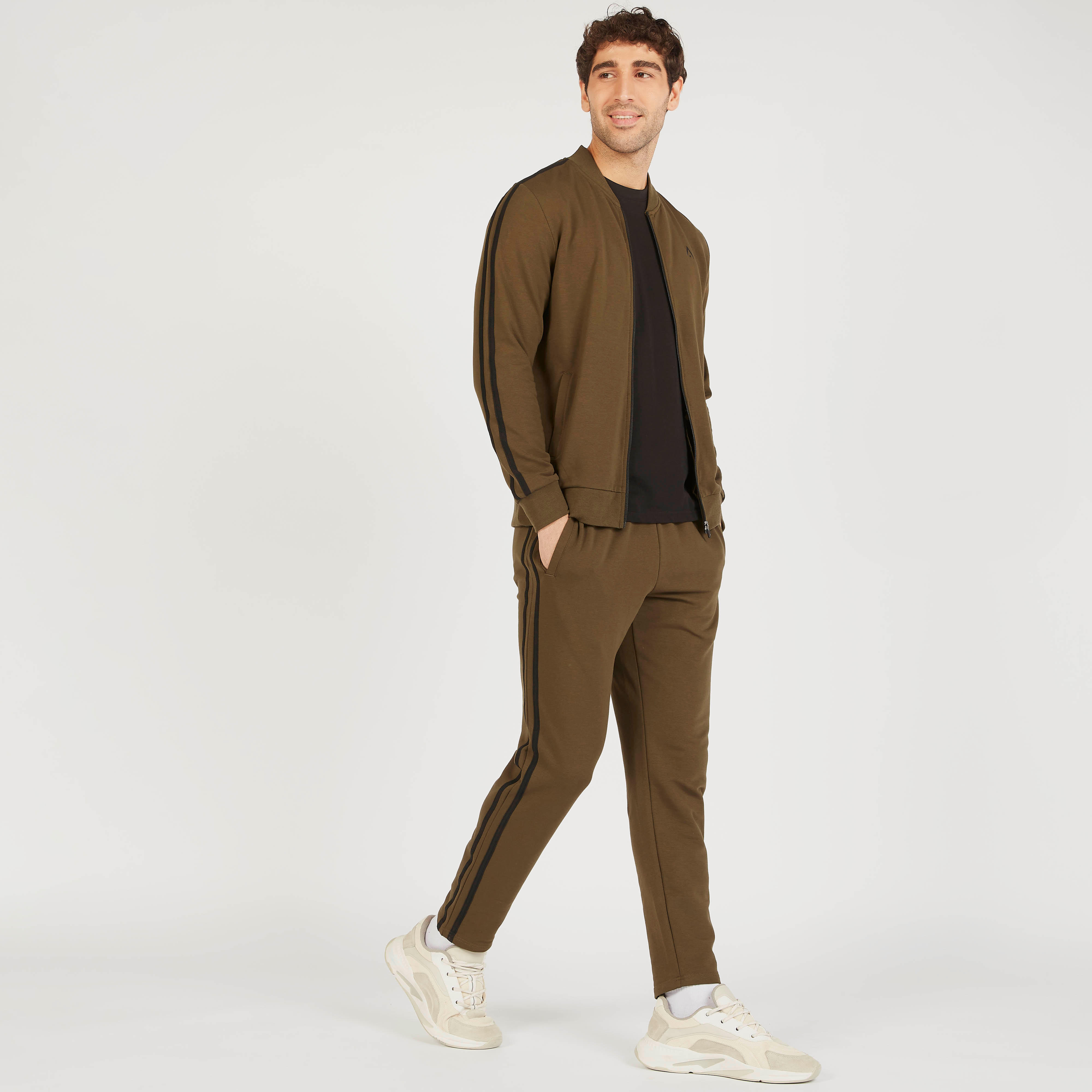 جاكيت بسحاب وجيوب وأكمام طويلة-men-clothing-jacketsandblazers-jackets-image-13