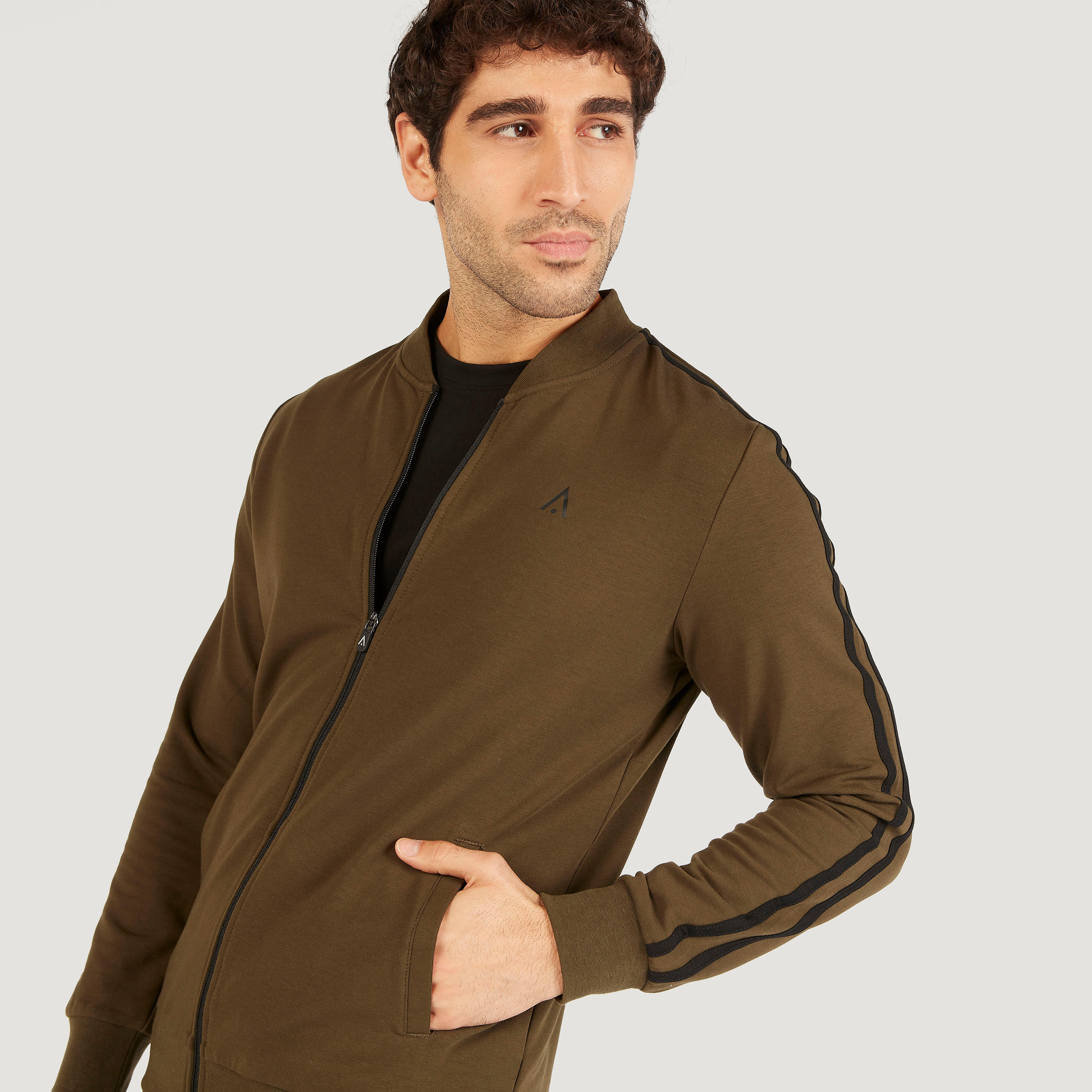 جاكيت بسحاب وجيوب وأكمام طويلة-men-clothing-jacketsandblazers-jackets-image-16