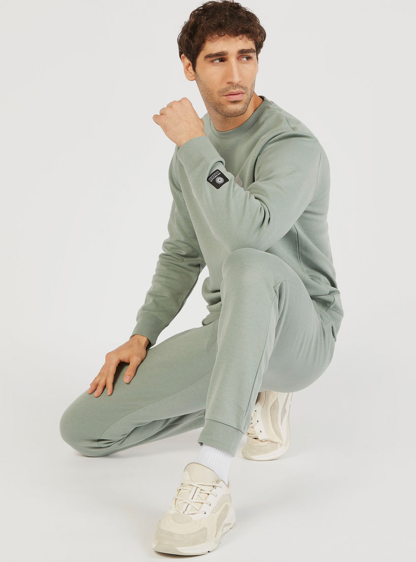 بنطلون رياضي سادة بجيوب ورباط إغلاق-men-clothing-sportswearandactivewear-bottoms-image-4