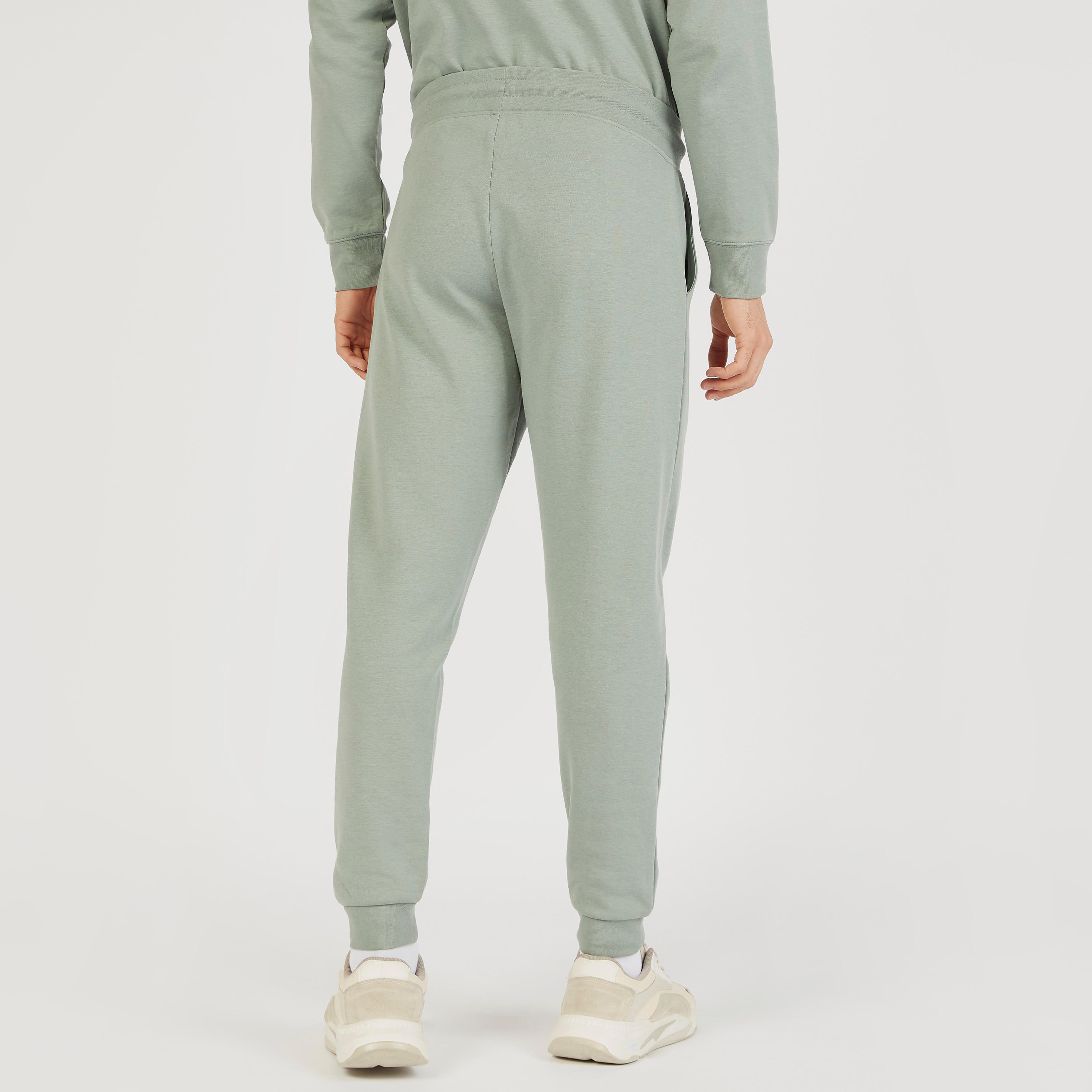بنطلون رياضي سادة بجيوب ورباط إغلاق-men-clothing-sportswearandactivewear-bottoms-image-2