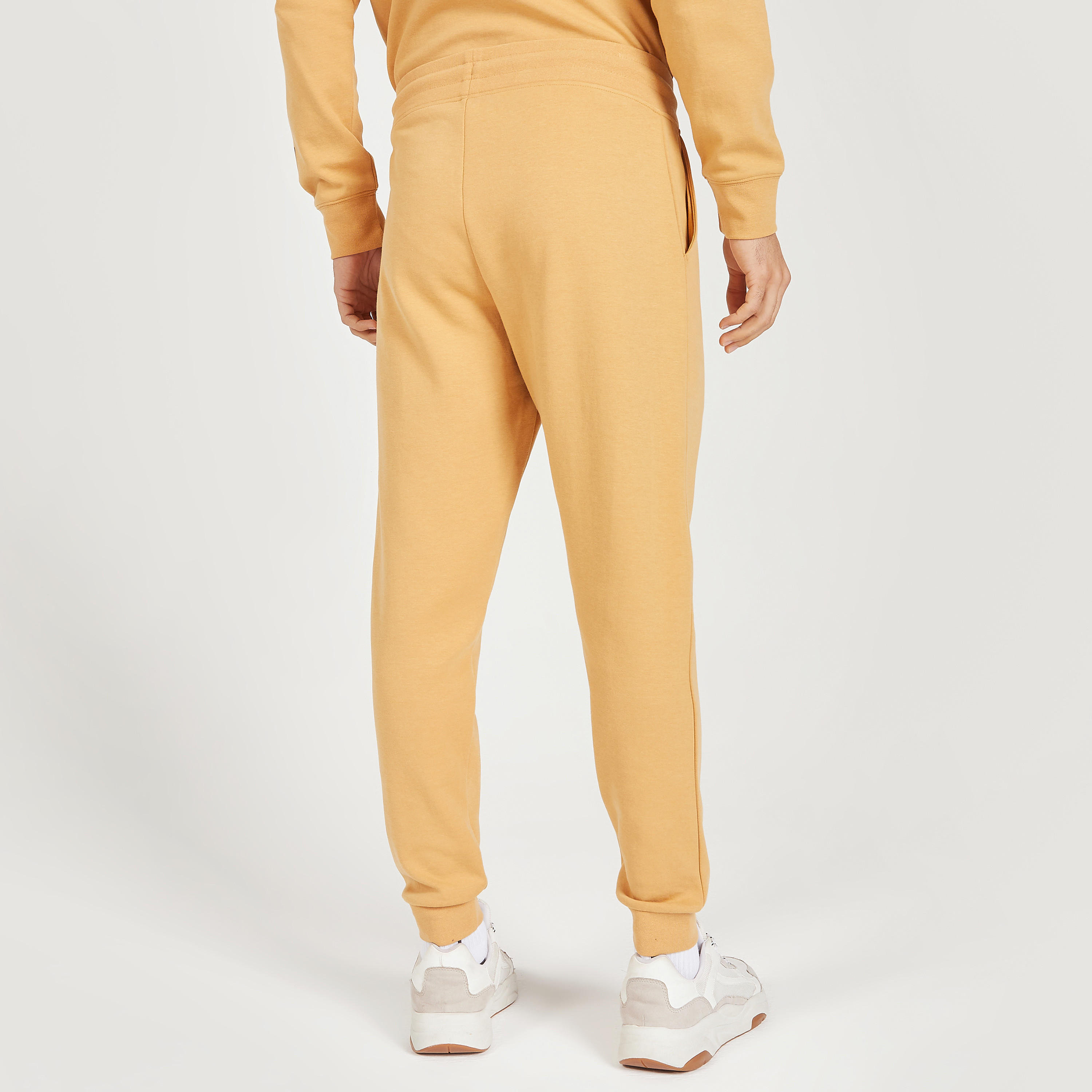 بنطلون رياضي إكسبو 2020 سادة بجيوب وخصر مطّاطي-men-clothing-sportswearandactivewear-bottoms-image-4
