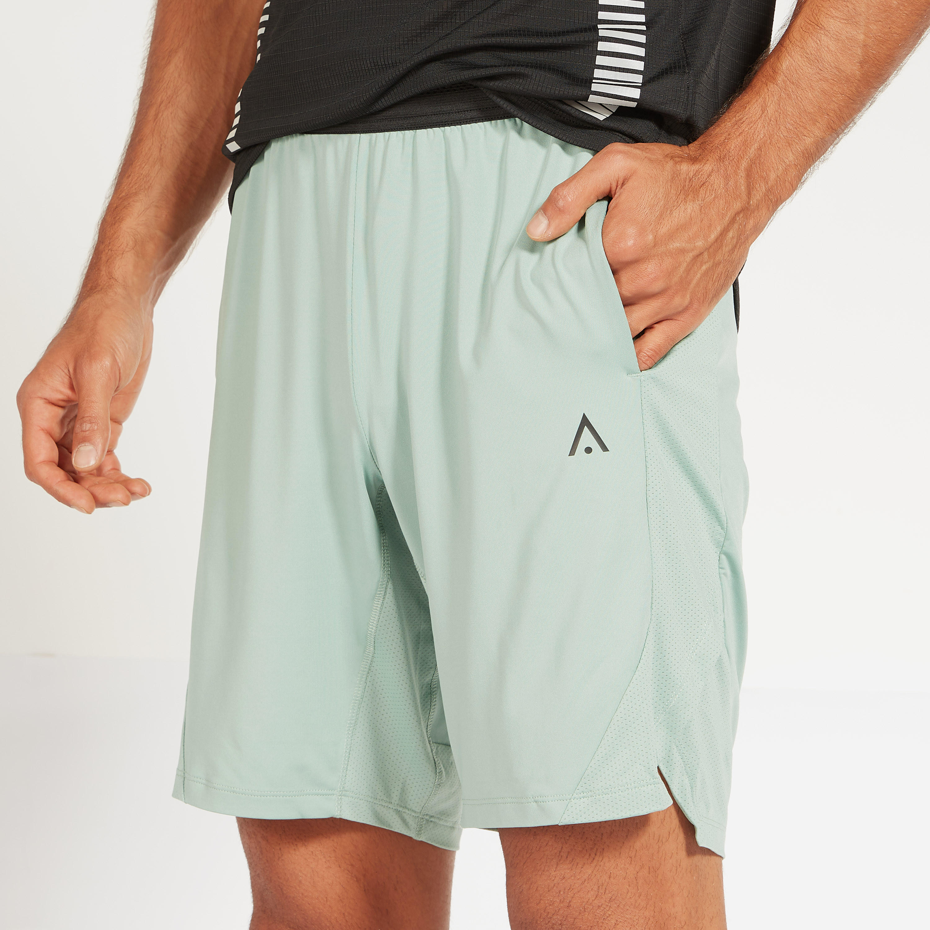 شورت سادة برباط إغلاق وجيوب-men-clothing-sportswearandactivewear-bottoms-image-4