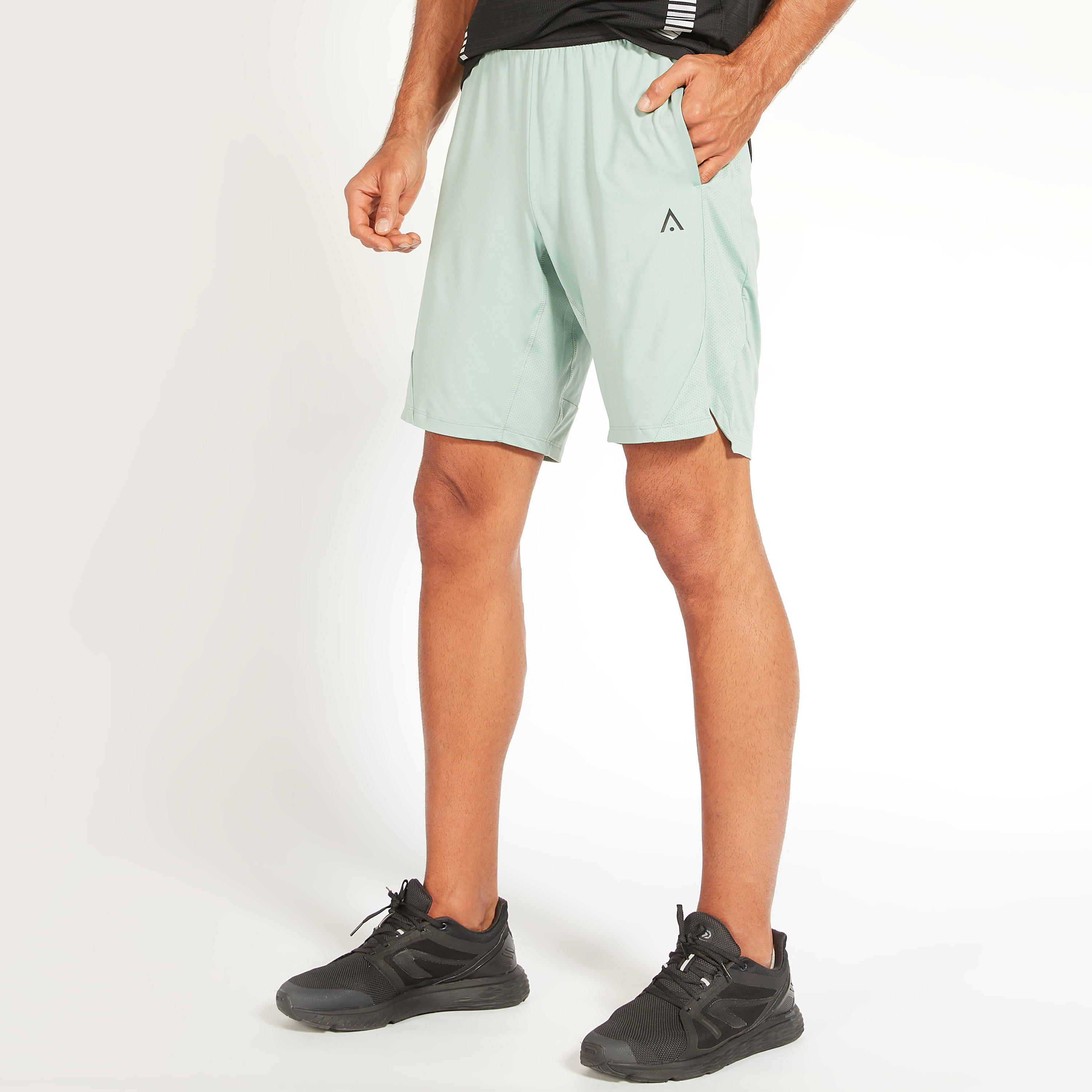 شورت سادة برباط إغلاق وجيوب-men-clothing-sportswearandactivewear-bottoms-image-2