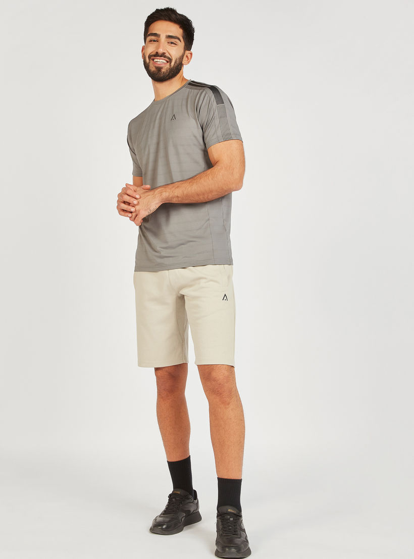 شورت سادة برباط إغلاق وجيوب-men-clothing-sportswearandactivewear-bottoms-image-3