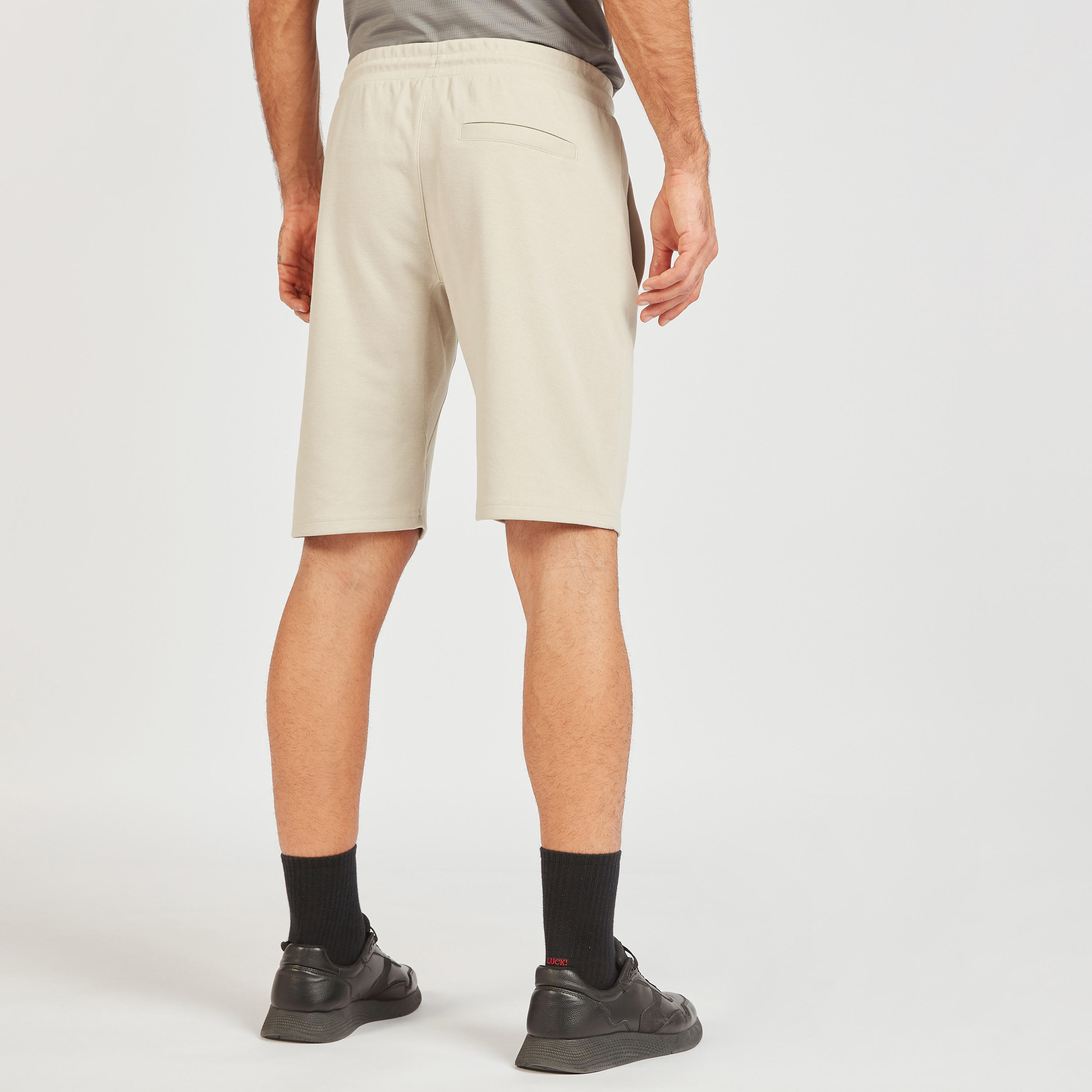شورت سادة برباط إغلاق وجيوب-men-clothing-sportswearandactivewear-bottoms-image-1