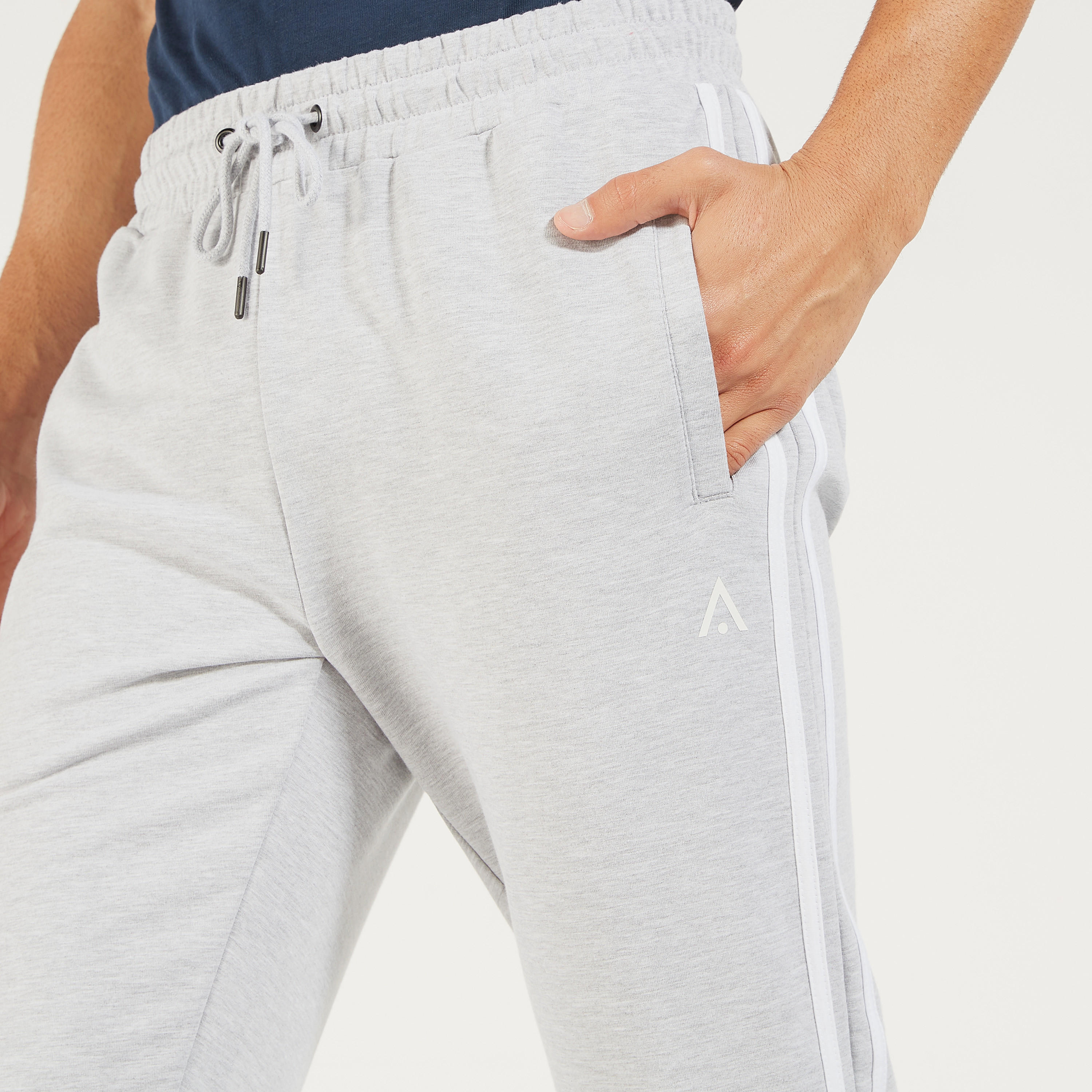 بنطلون رياضي سادة برباط إغلاق وجيوب-men-clothing-sportswearandactivewear-bottoms-image-4