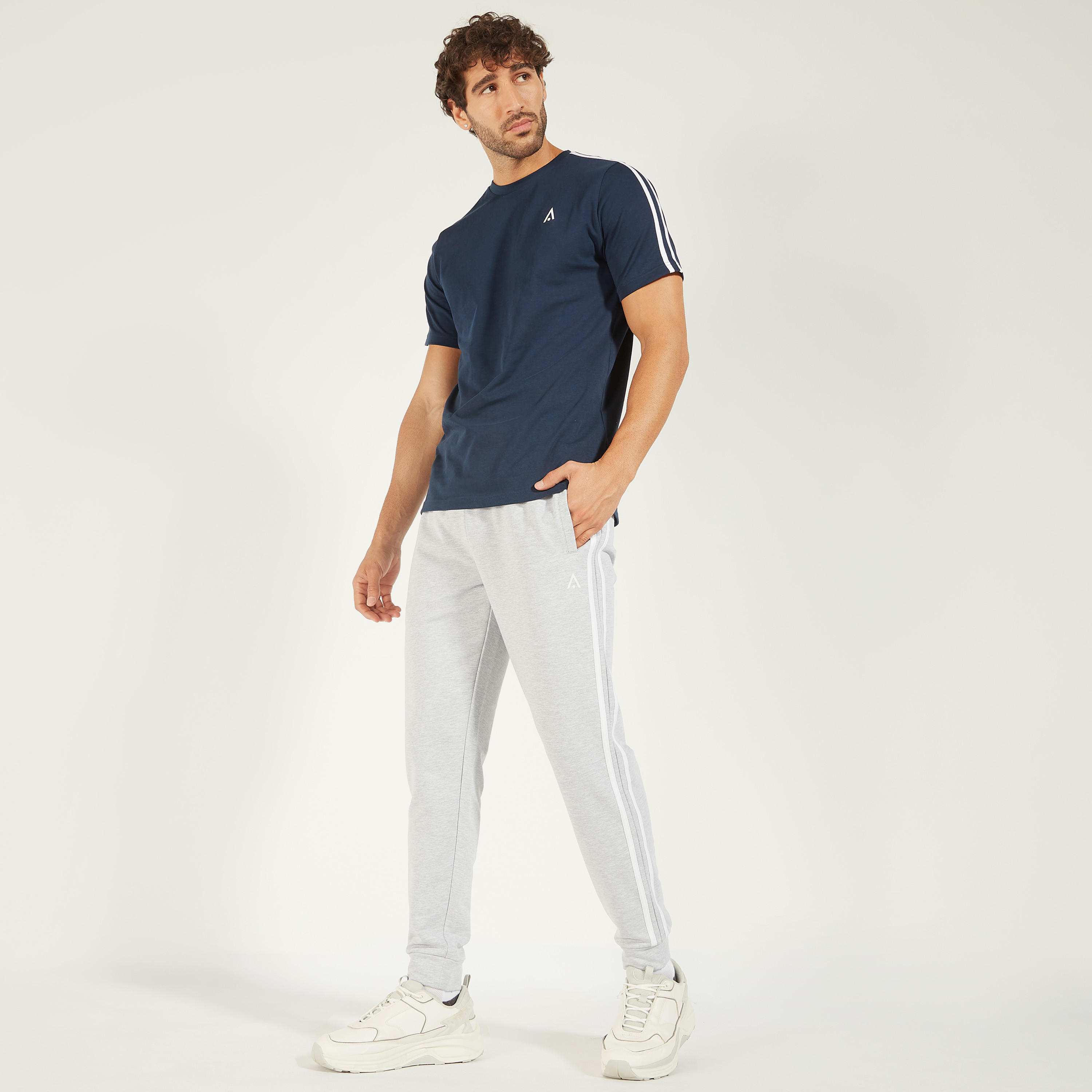 بنطلون رياضي سادة برباط إغلاق وجيوب-men-clothing-sportswearandactivewear-bottoms-image-3