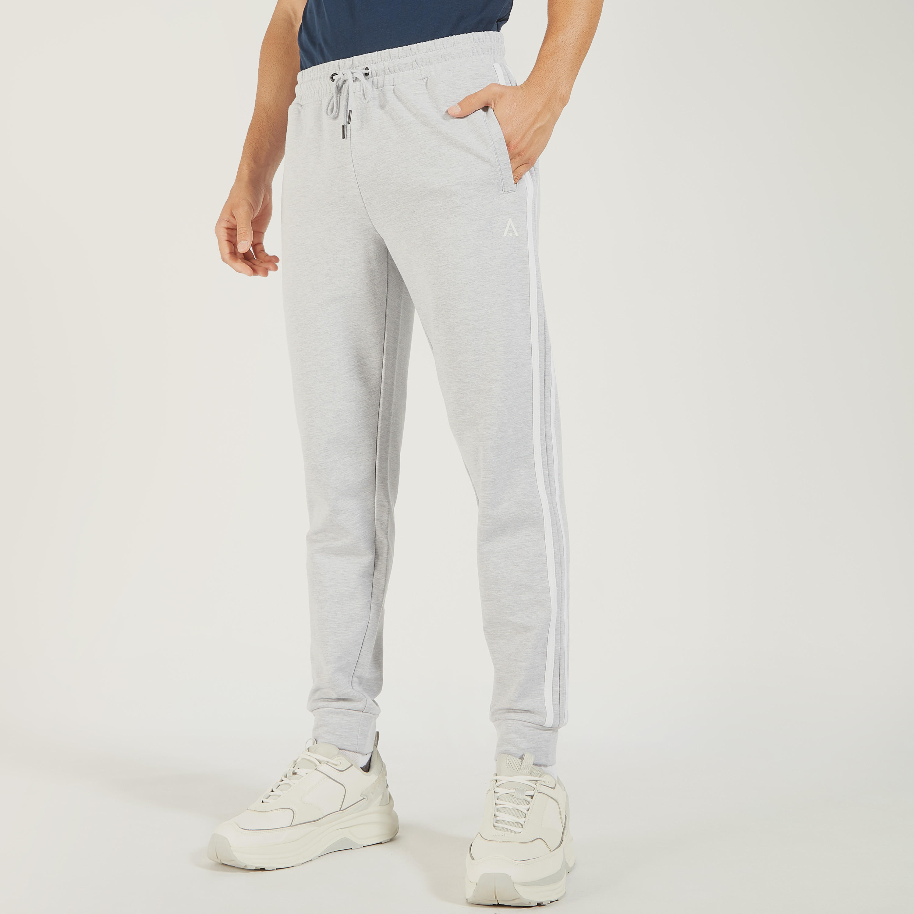 بنطلون رياضي سادة برباط إغلاق وجيوب-men-clothing-sportswearandactivewear-bottoms-image-1