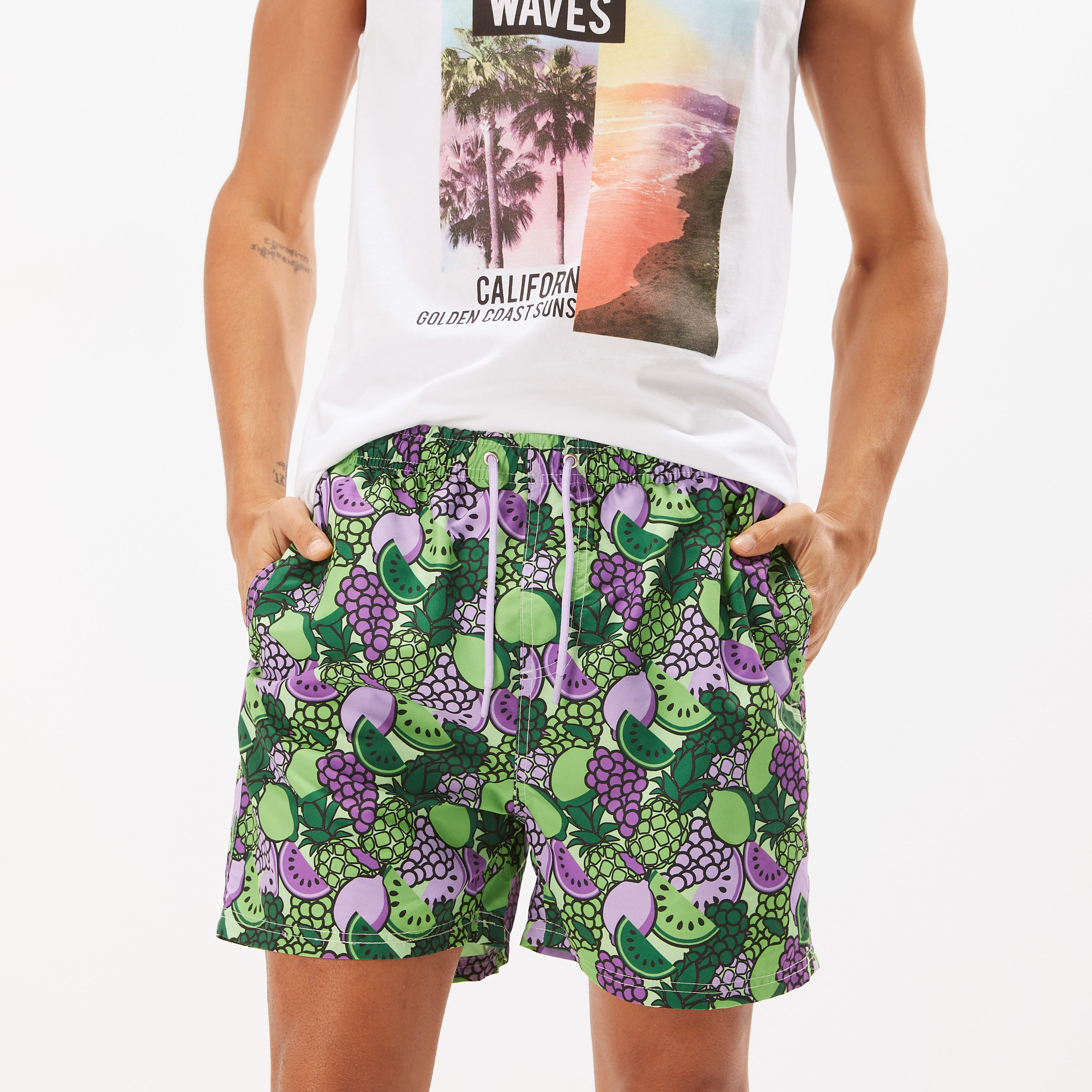 شورت برباط إغلاق وجيوب وطبعات-men-clothing-sportswearandactivewear-bottoms-image-1