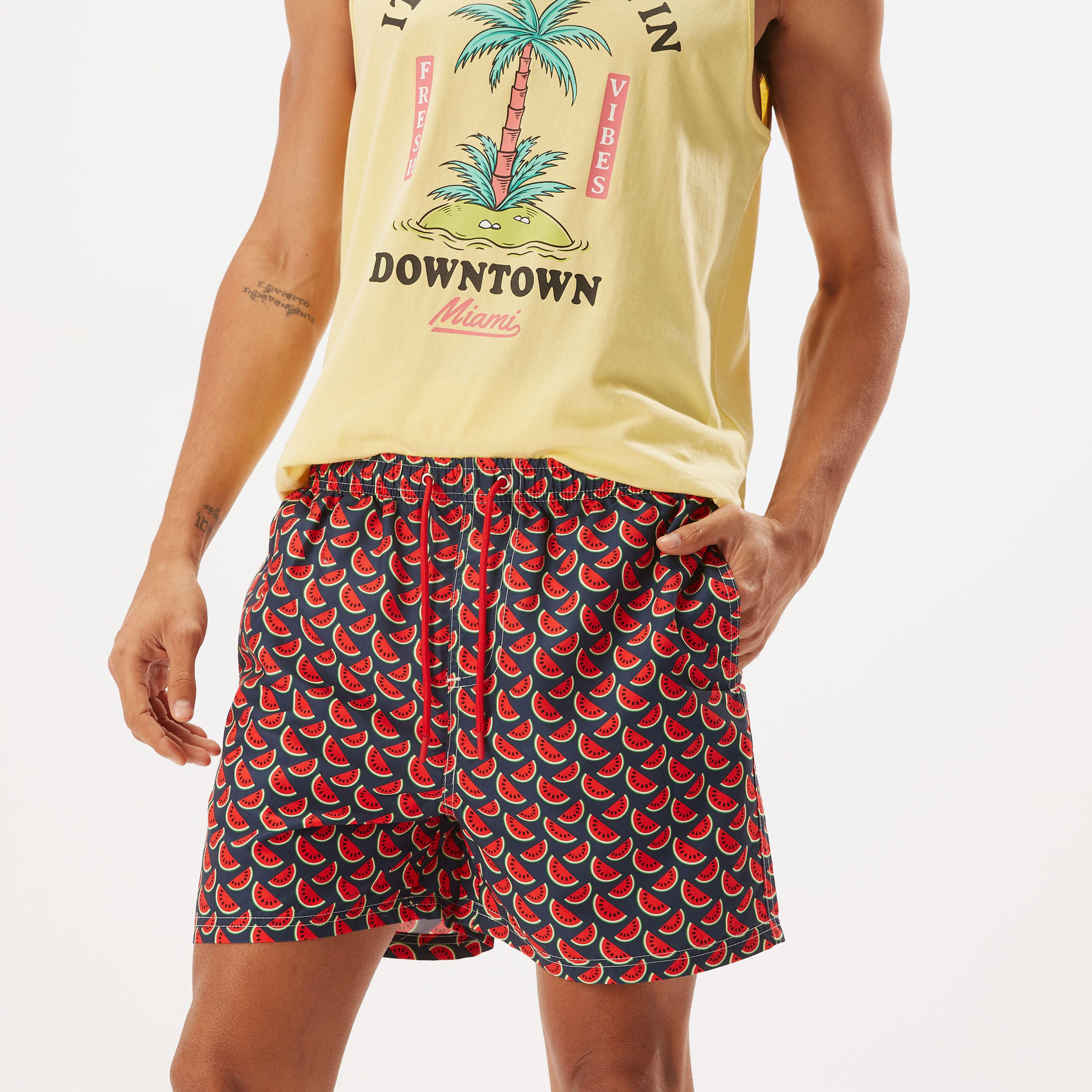 شورت برباط إغلاق وجيوب وطبعات-men-clothing-bottoms-shorts-image-1