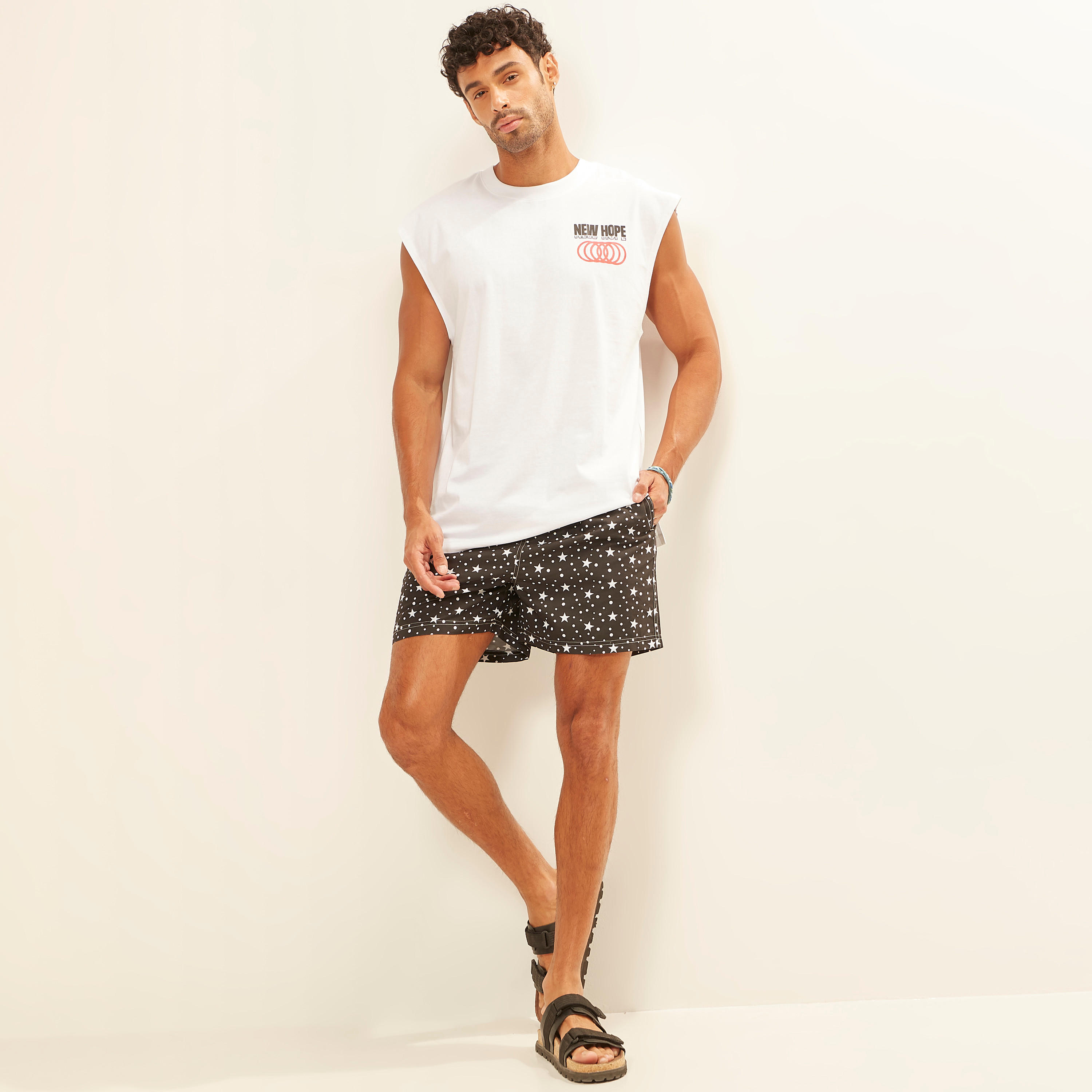 شورت برباط إغلاق وجيوب وطبعات نجوم-men-clothing-sportswearandactivewear-bottoms-image-2