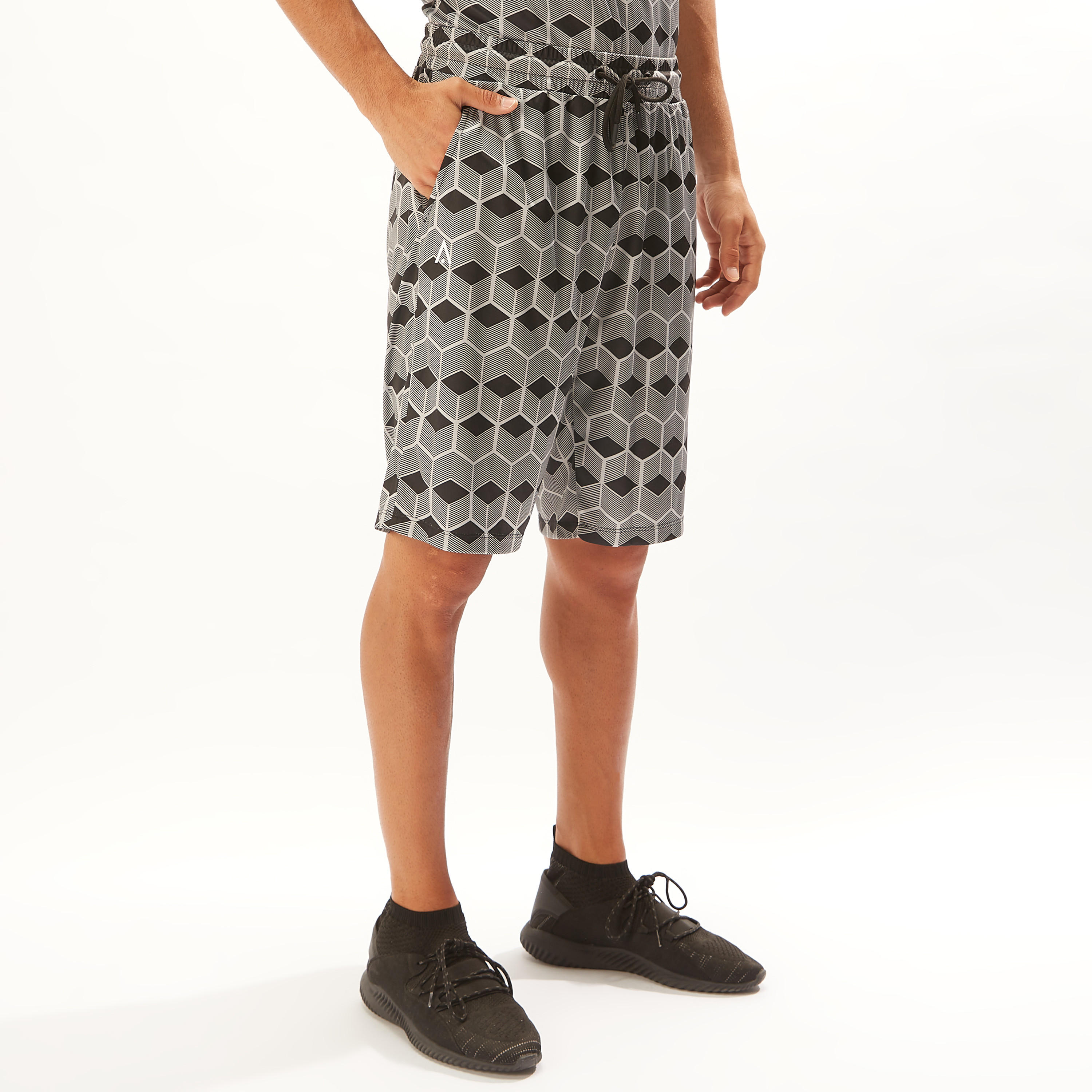شورت برباط إغلاق وجيوب وطبعات-men-clothing-sportswearandactivewear-bottoms-image-4