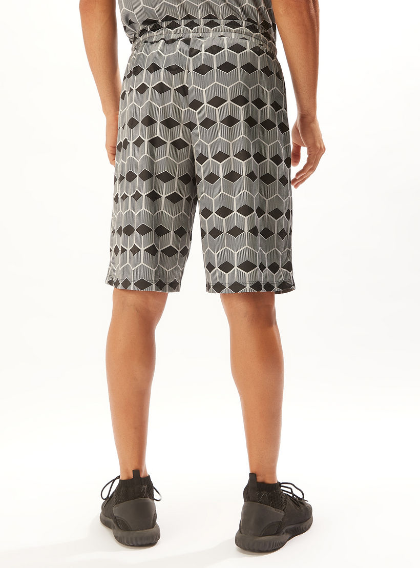 شورت برباط إغلاق وجيوب وطبعات-men-clothing-sportswearandactivewear-bottoms-image-1