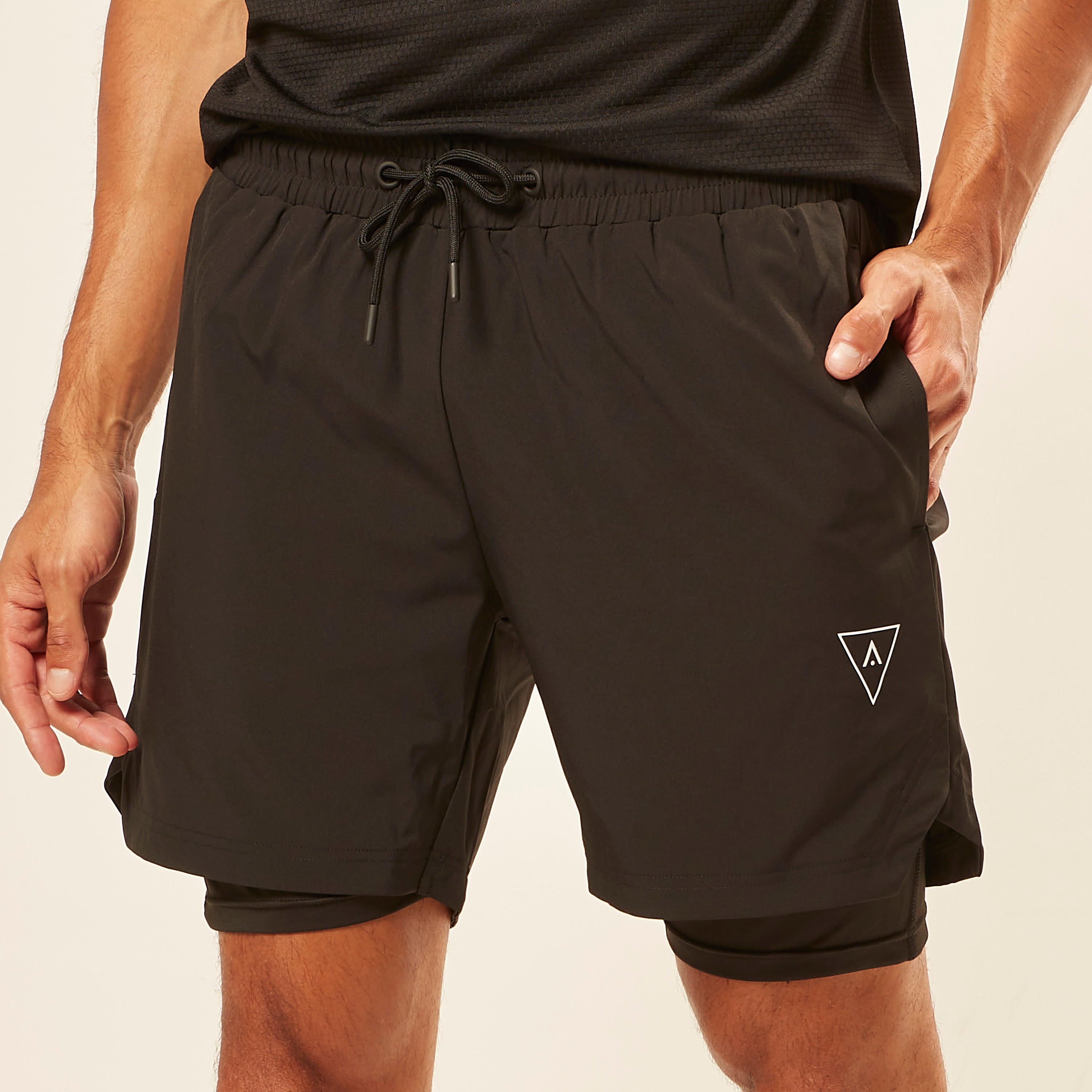 شورت هايبرد سادة برباط إغلاق وجيوب-men-clothing-sportswearandactivewear-bottoms-image-4