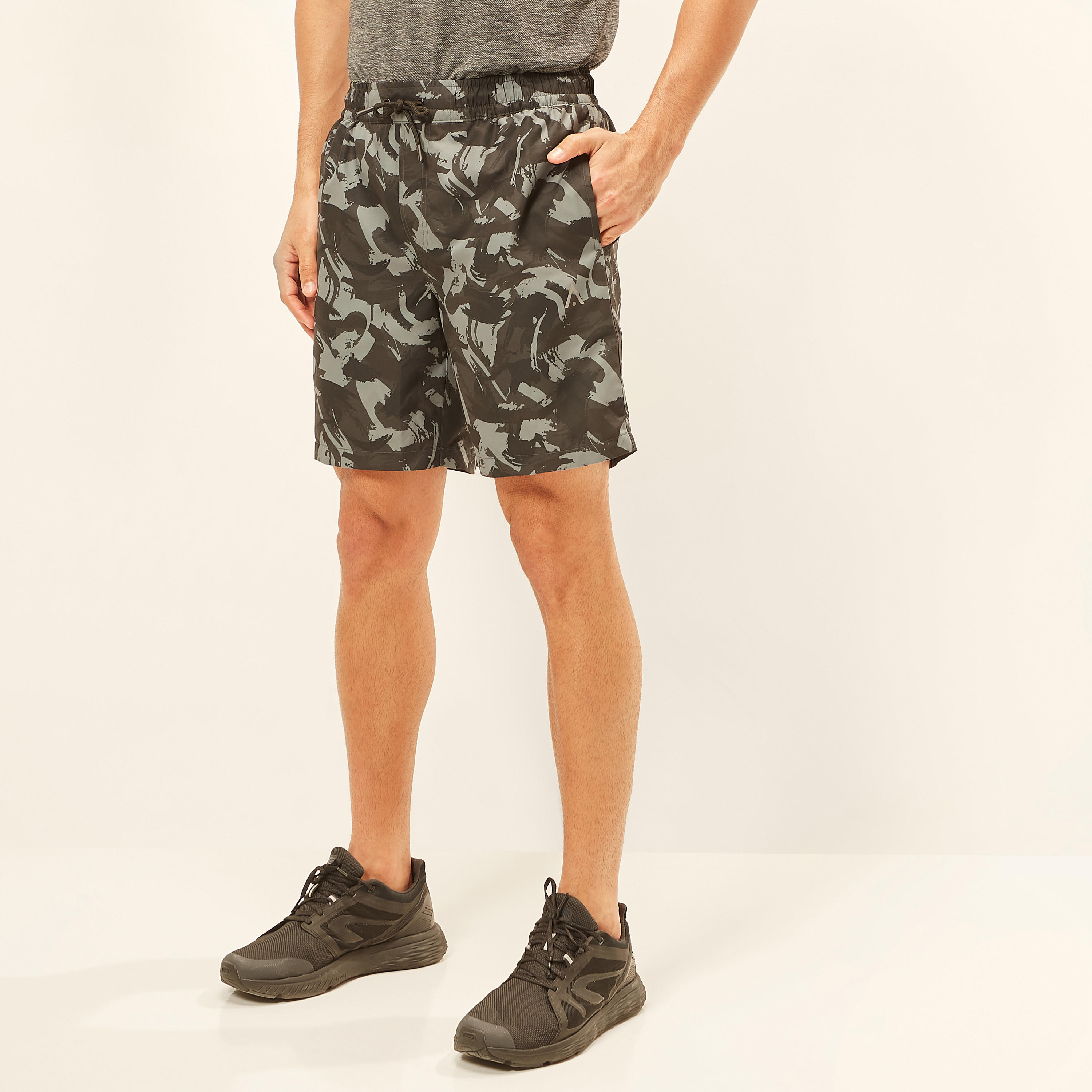 Printed Shorts with Drawstring Closure and Pockets-men-clothing-sportswearandactivewear-bottoms-image-3
