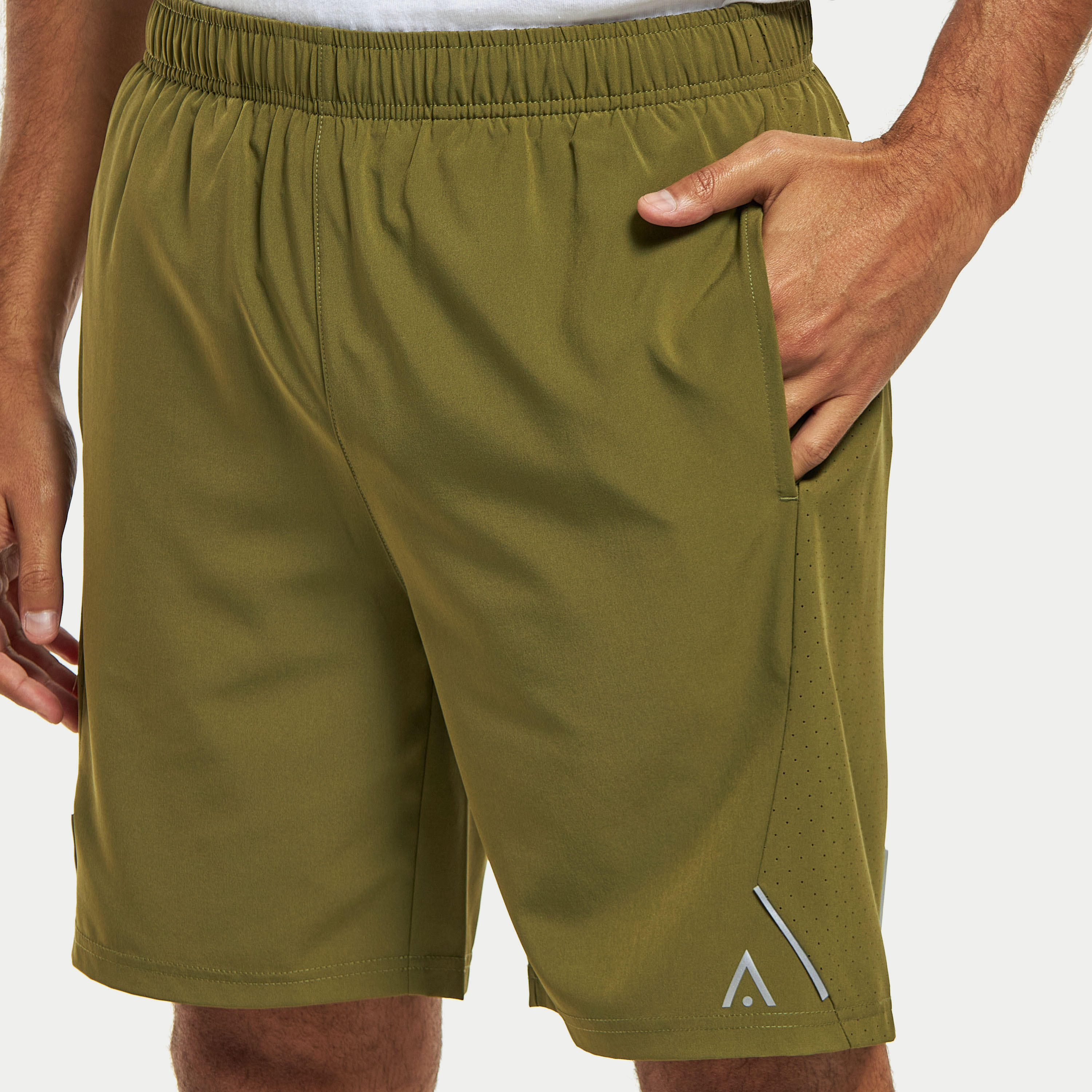 شورت سادة بخصر مطّاطي وجيوب-men-clothing-sportswearandactivewear-bottoms-image-1