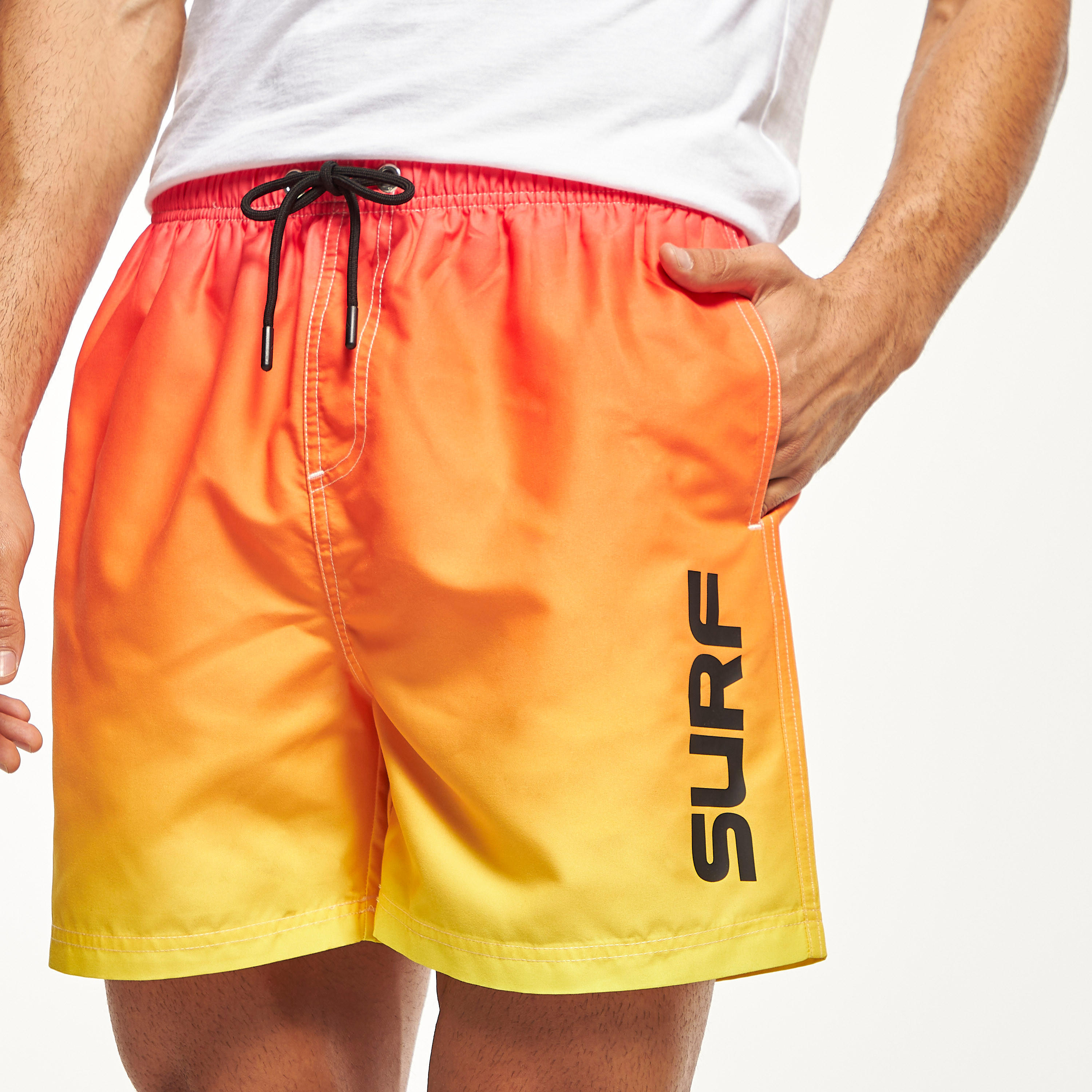 شورت سباحة برباط إغلاق وجيوب وطبعات-men-clothing-sportswearandactivewear-bottoms-image-4