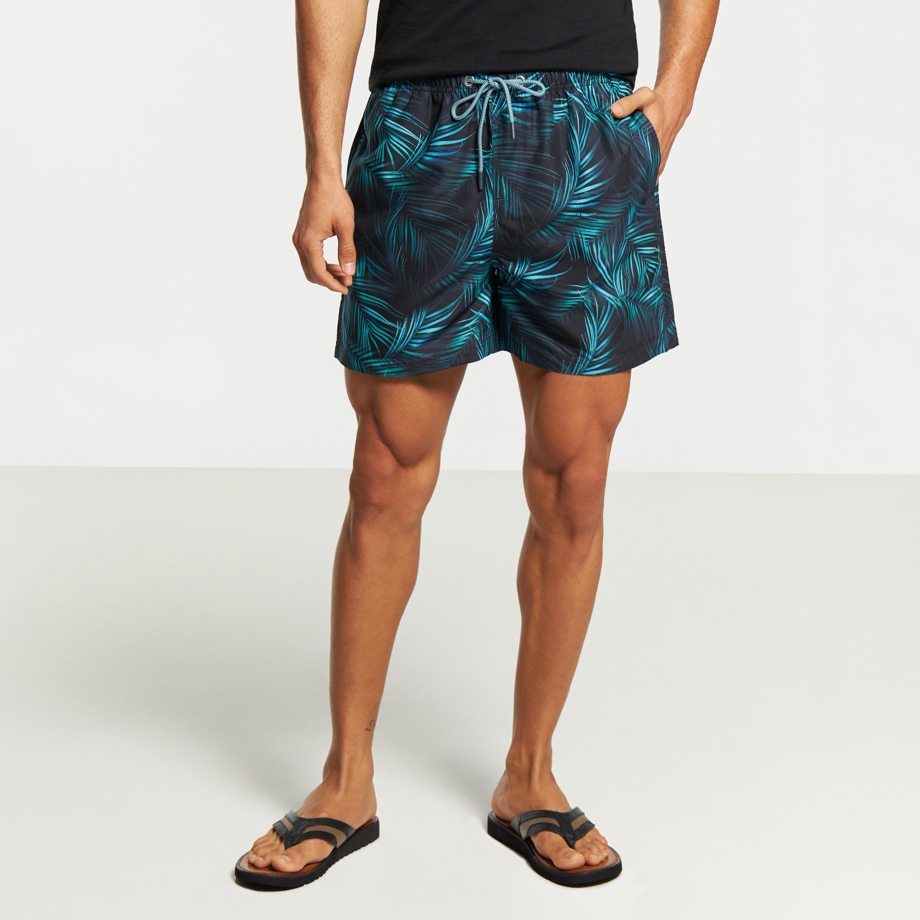 شورت سباحة برباط إغلاق وجيوب وطبعات-men-clothing-sportswearandactivewear-bottoms-image-1