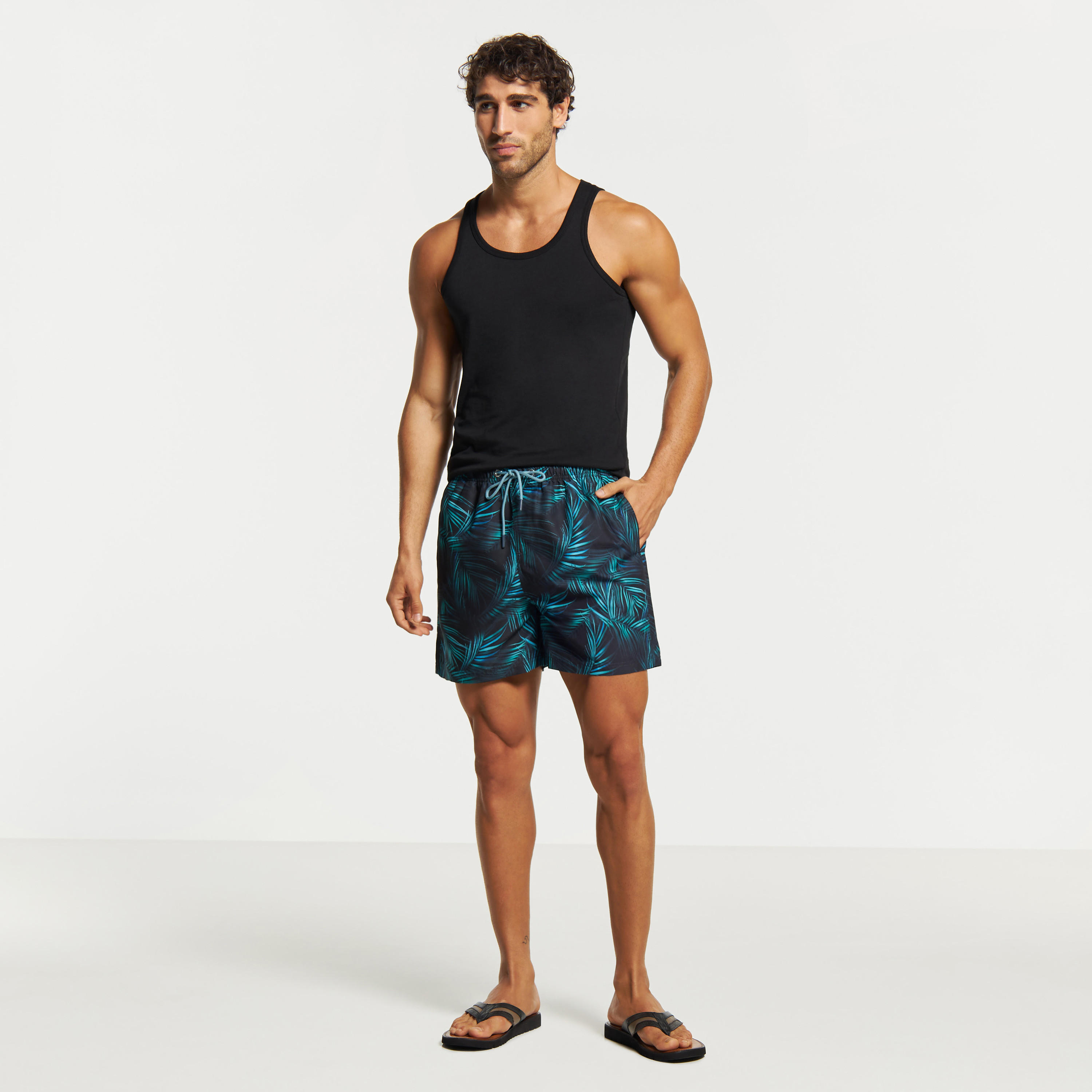 شورت سباحة برباط إغلاق وجيوب وطبعات-men-clothing-sportswearandactivewear-bottoms-image-2