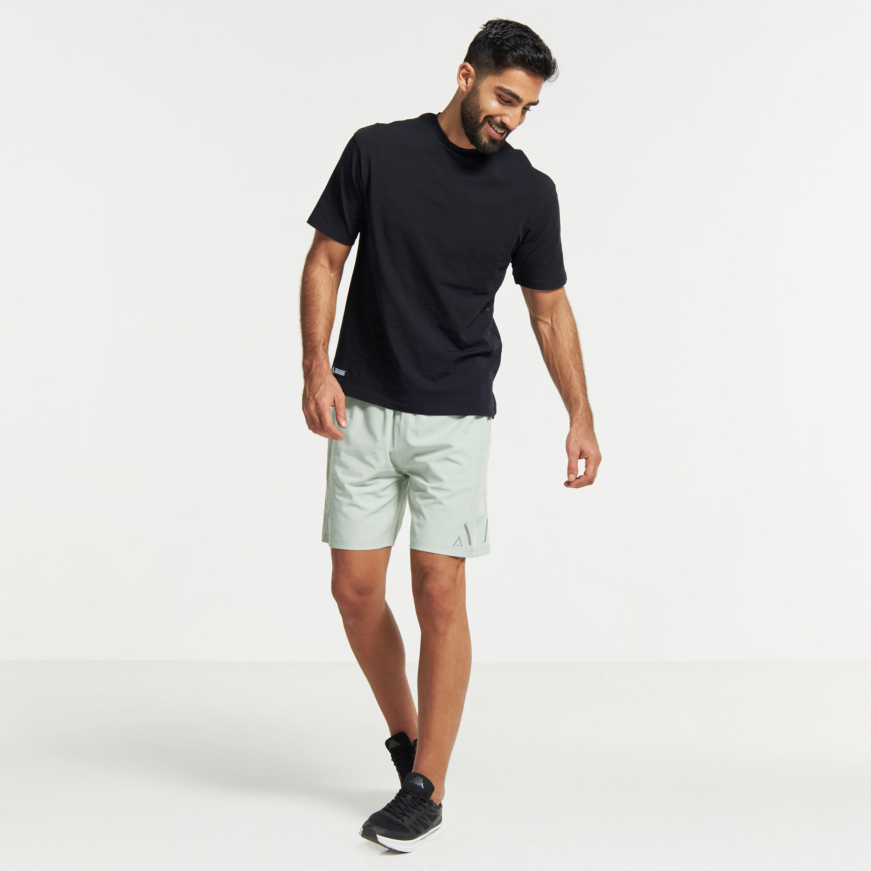 شورت بخصر مطاطي-men-clothing-sportswearandactivewear-bottoms-image-2