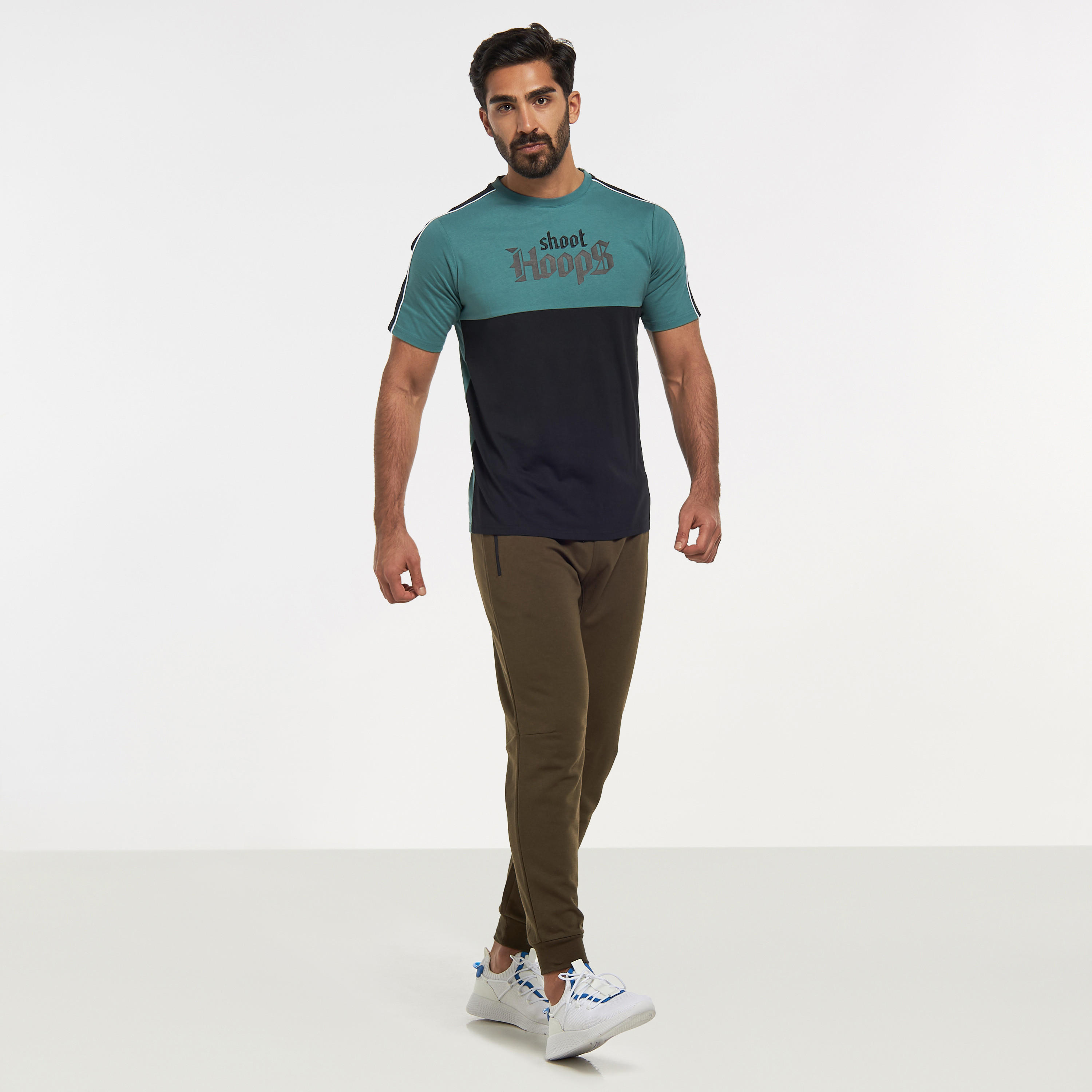 بنطلون رياضي سادة برباط إغلاق وجيوب بسحّاب-men-clothing-sportswearandactivewear-bottoms-image-3